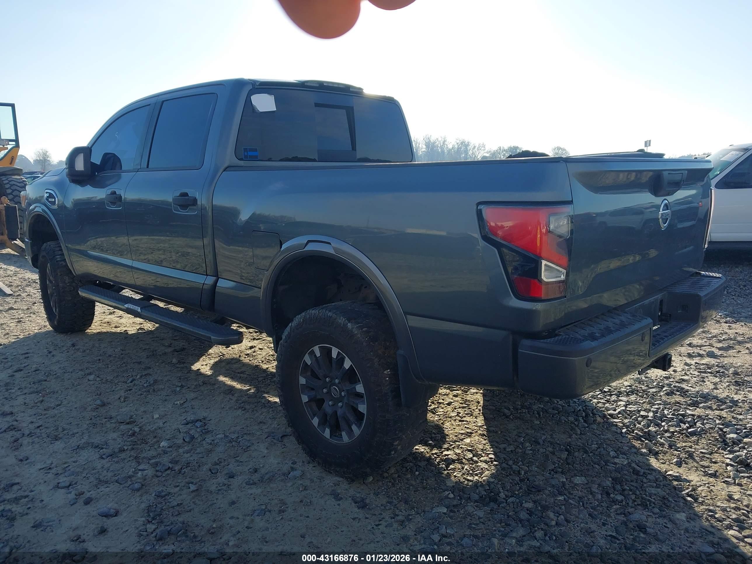 NISSAN TITAN image 3
