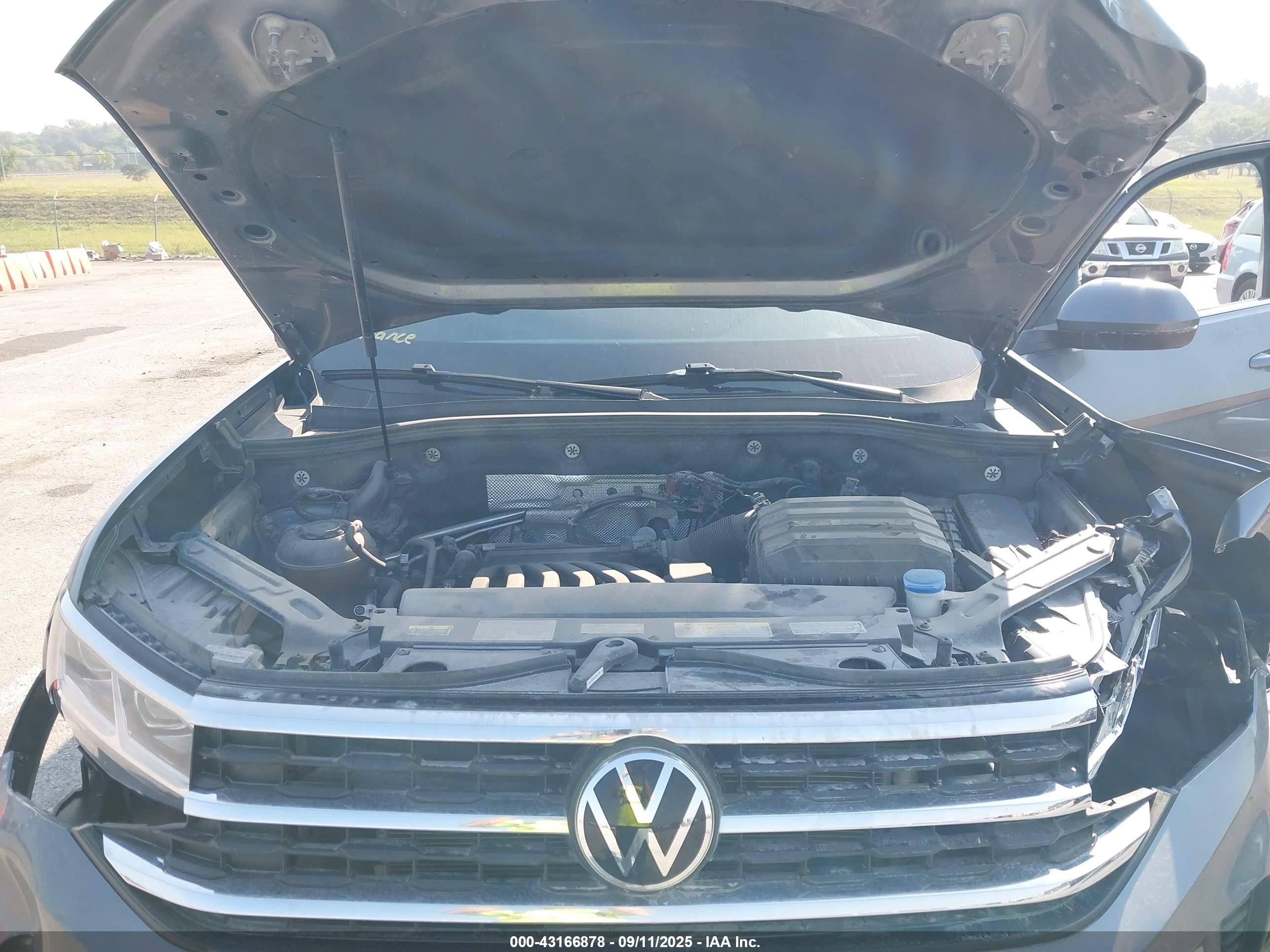 VOLKSWAGEN ATLAS image 10