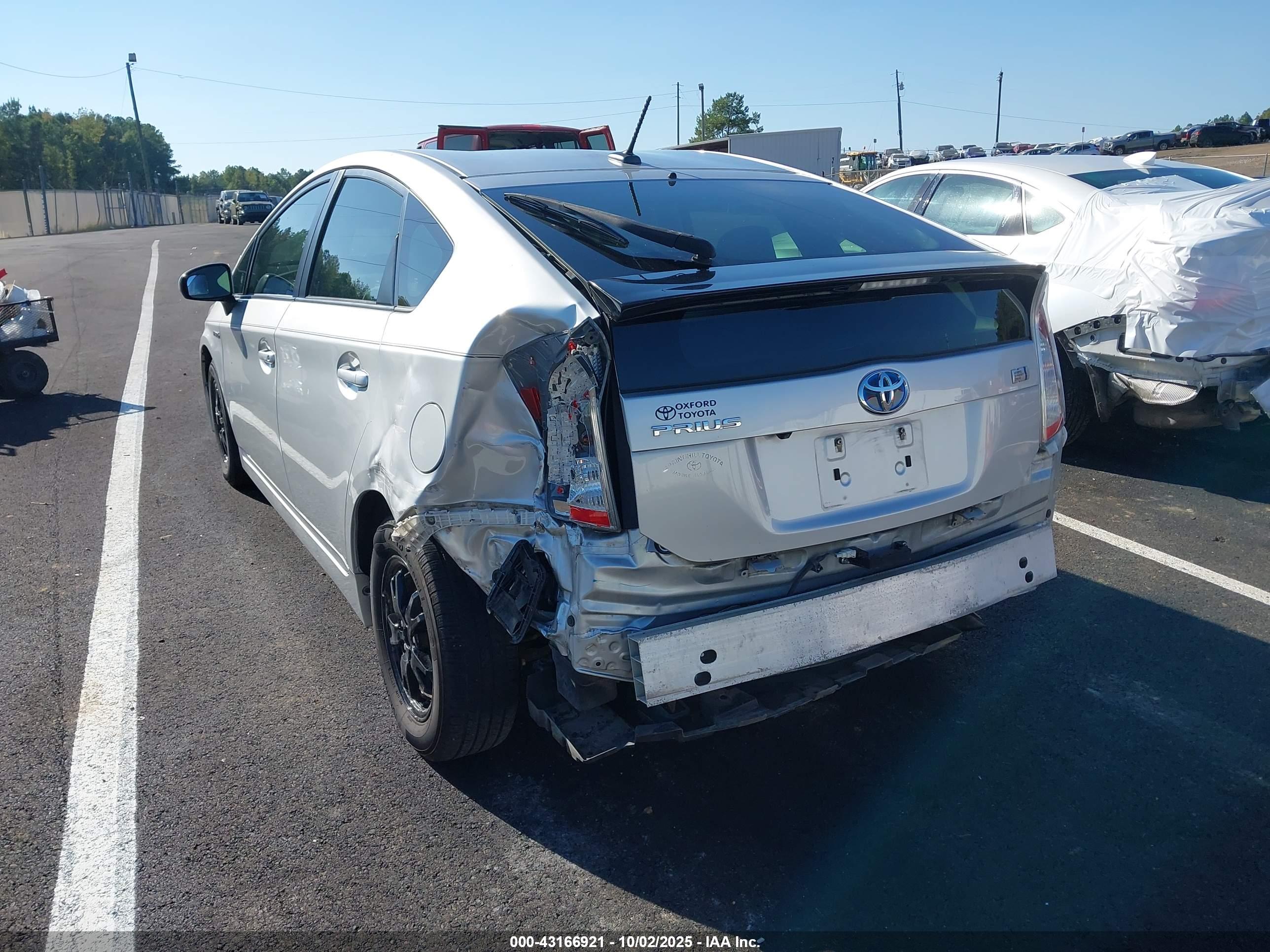 TOYOTA PRIUS image 6
