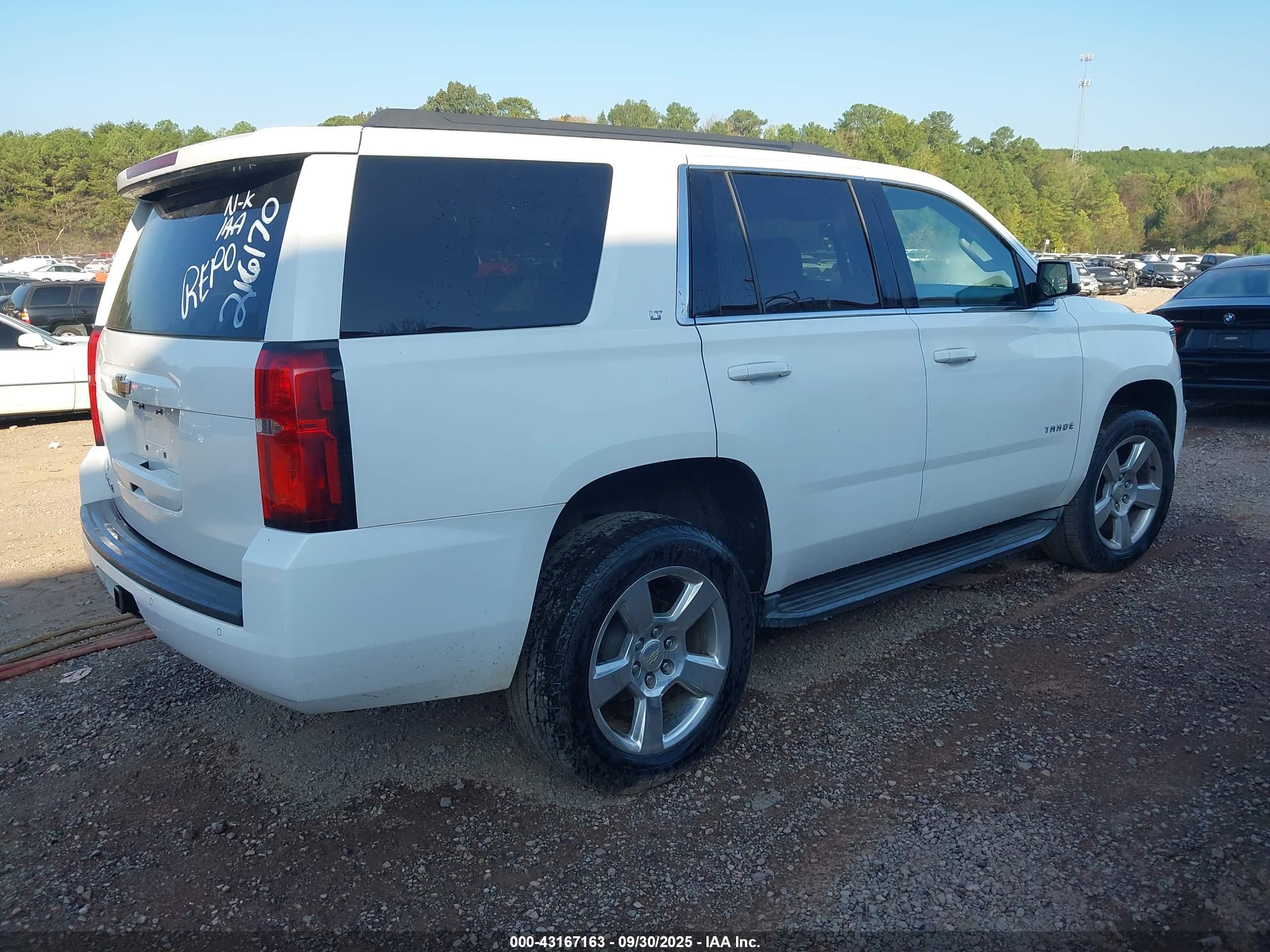 CHEVROLET TAHOE image 4