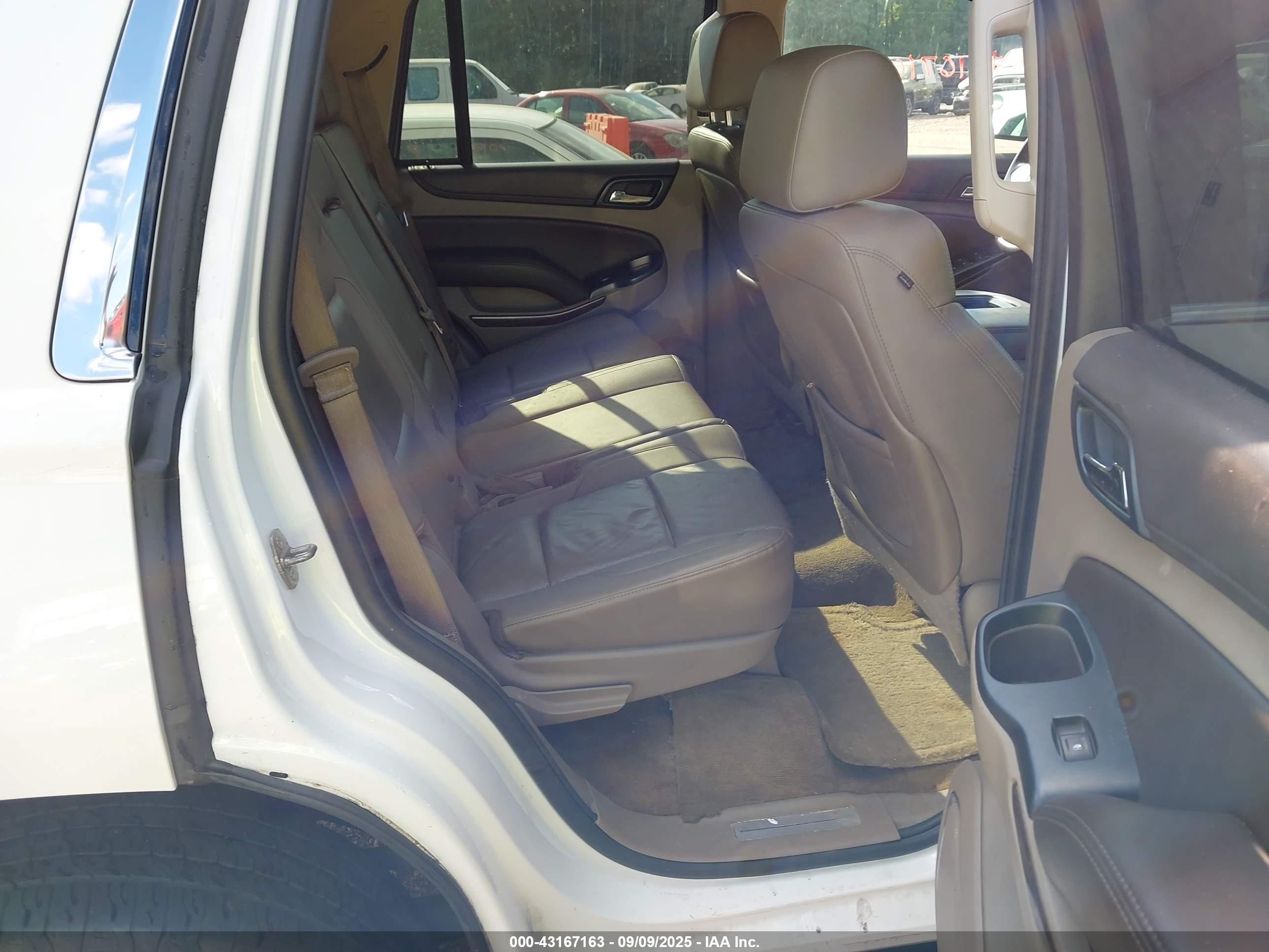 CHEVROLET TAHOE image 8