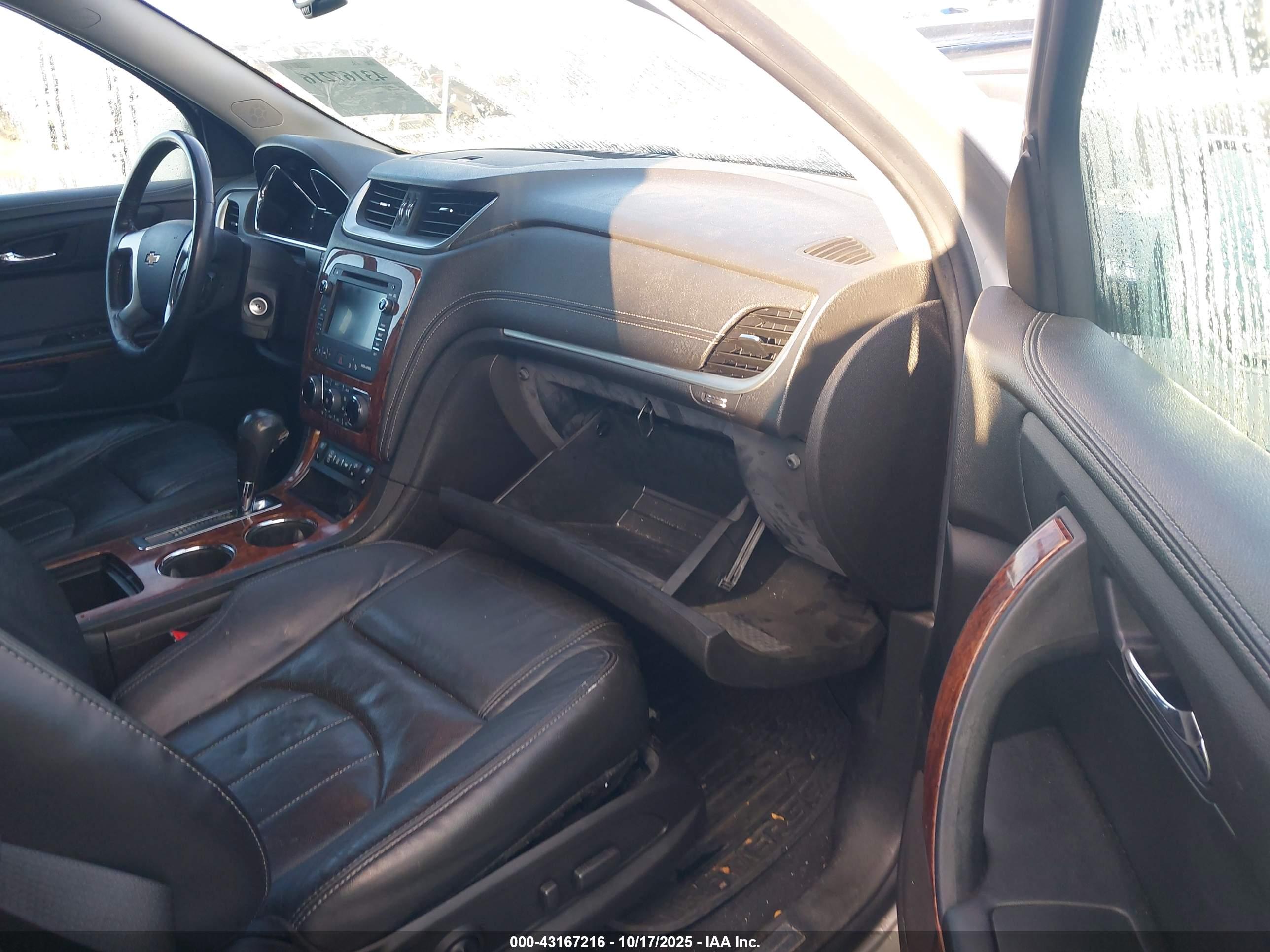 CHEVROLET TRAVERSE image 5