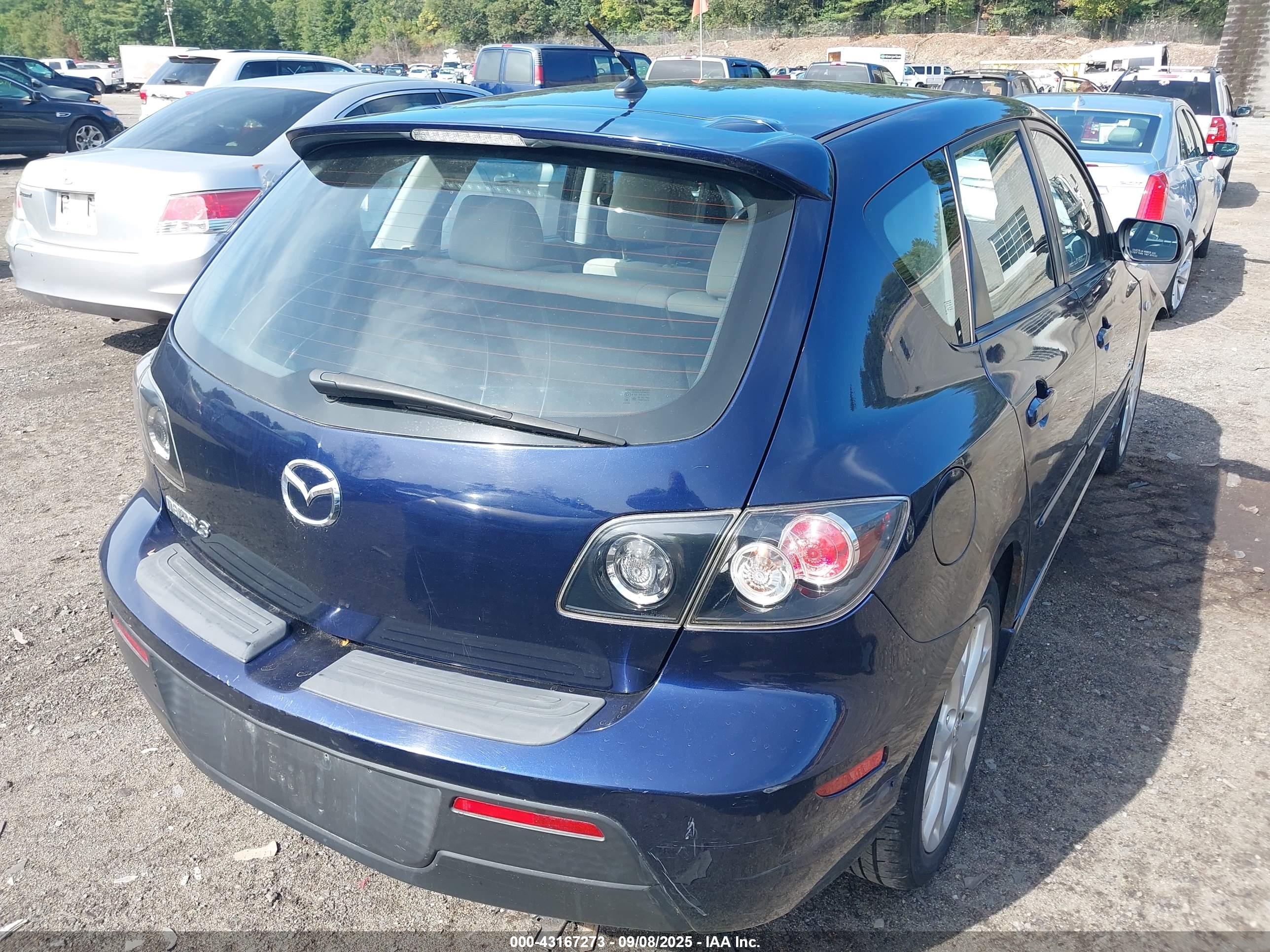 MAZDA MAZDA3 image 4