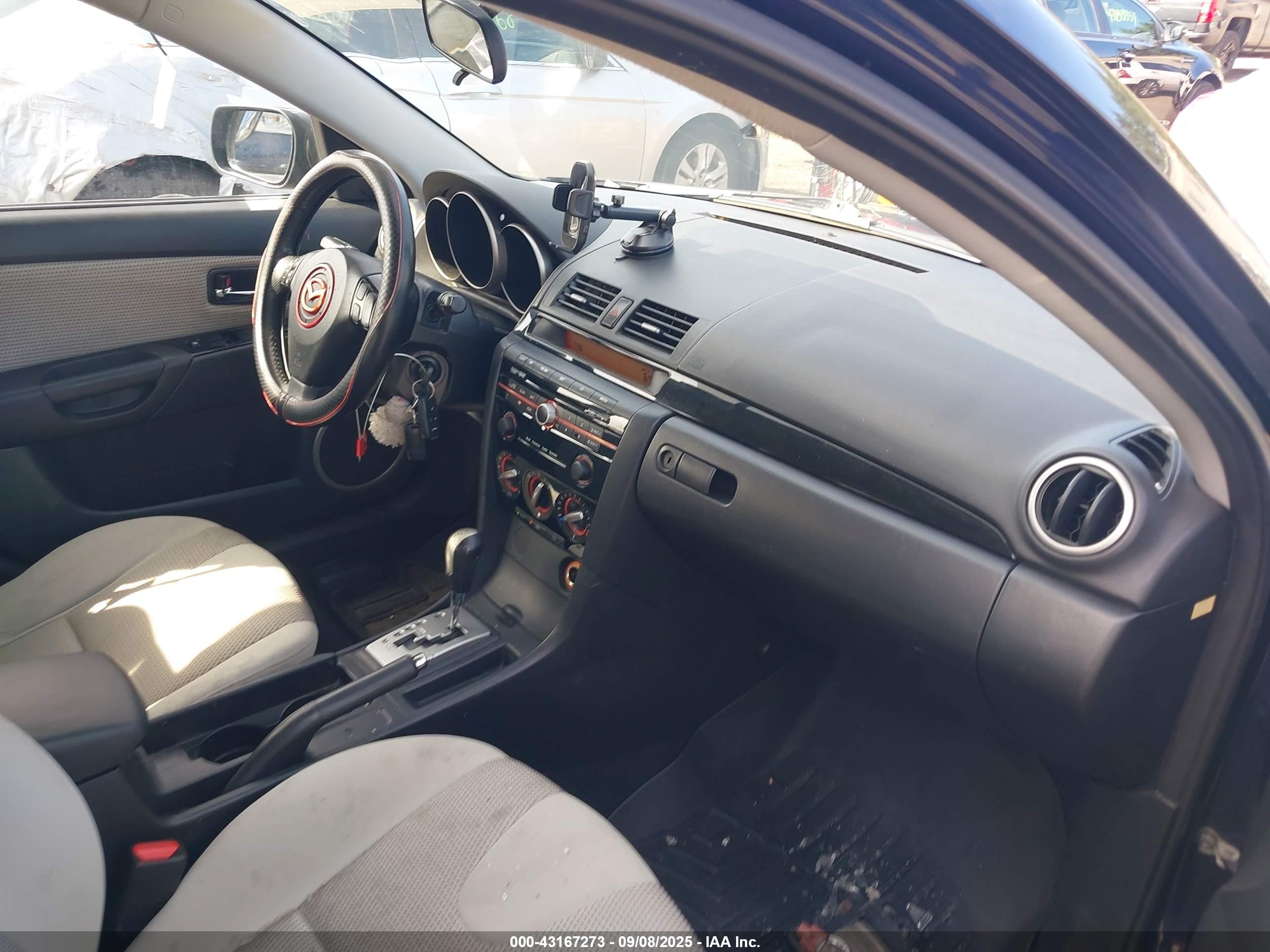 MAZDA MAZDA3 image 5