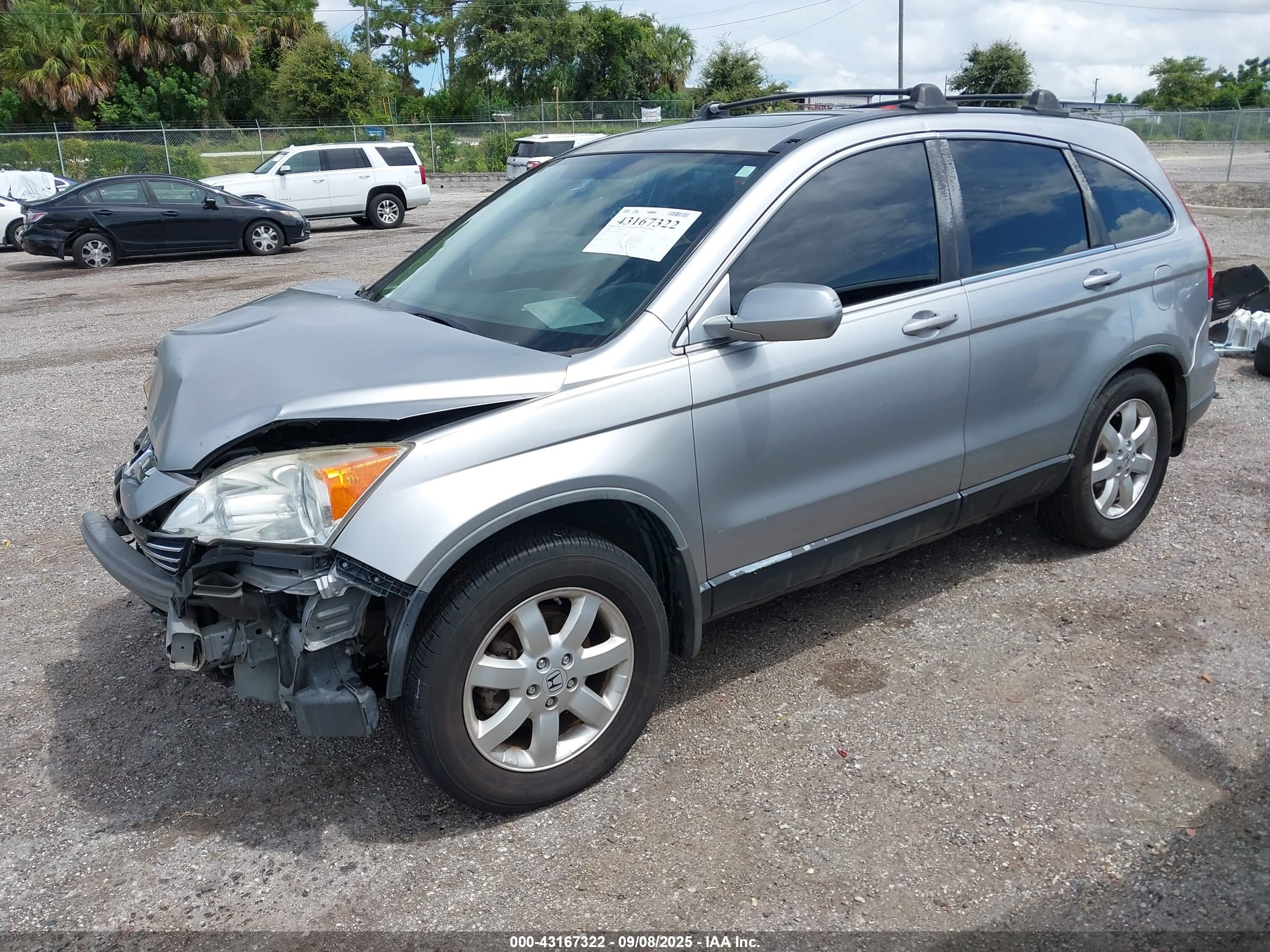 HONDA CR-V image 2