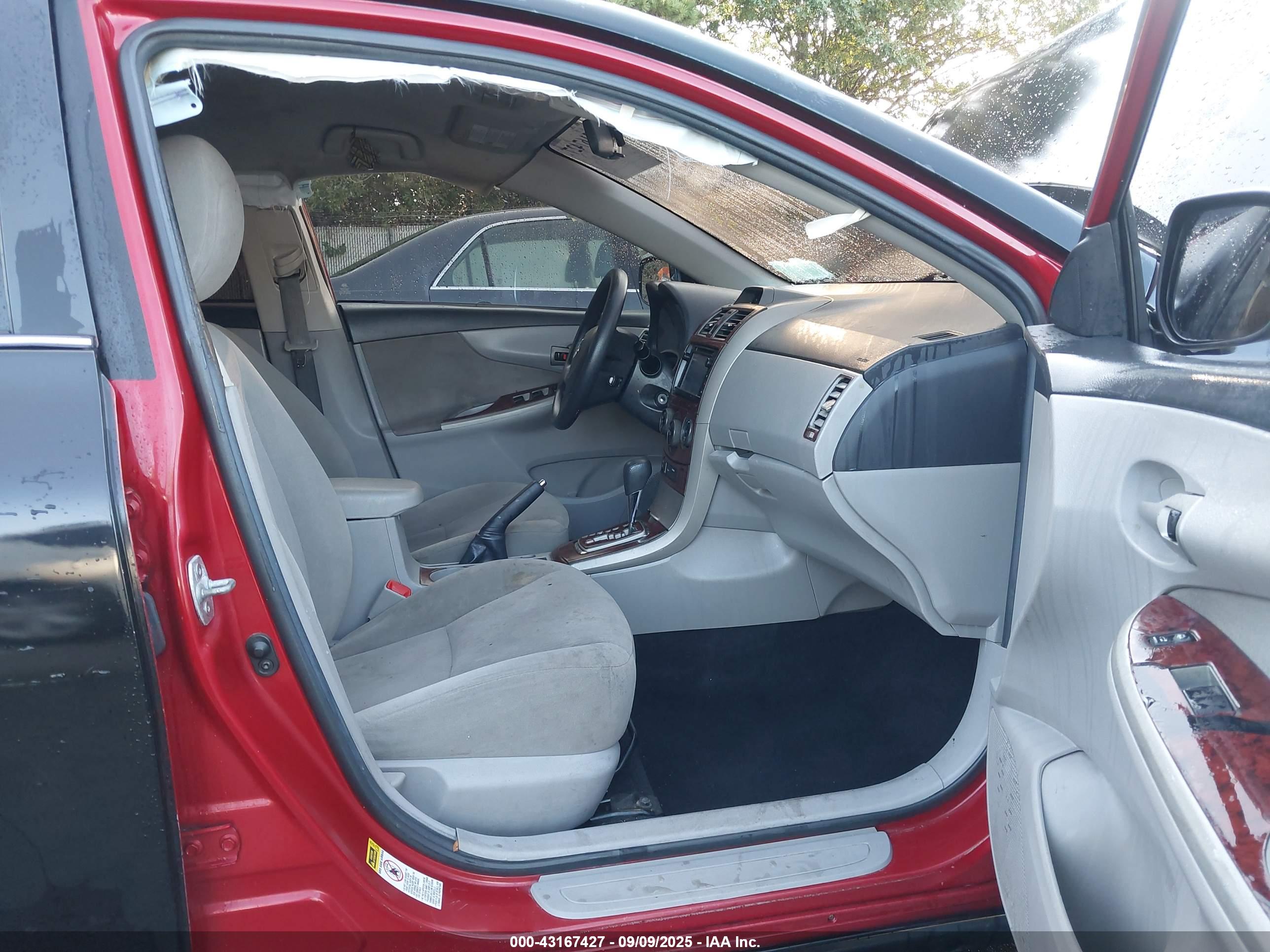 TOYOTA COROLLA image 5