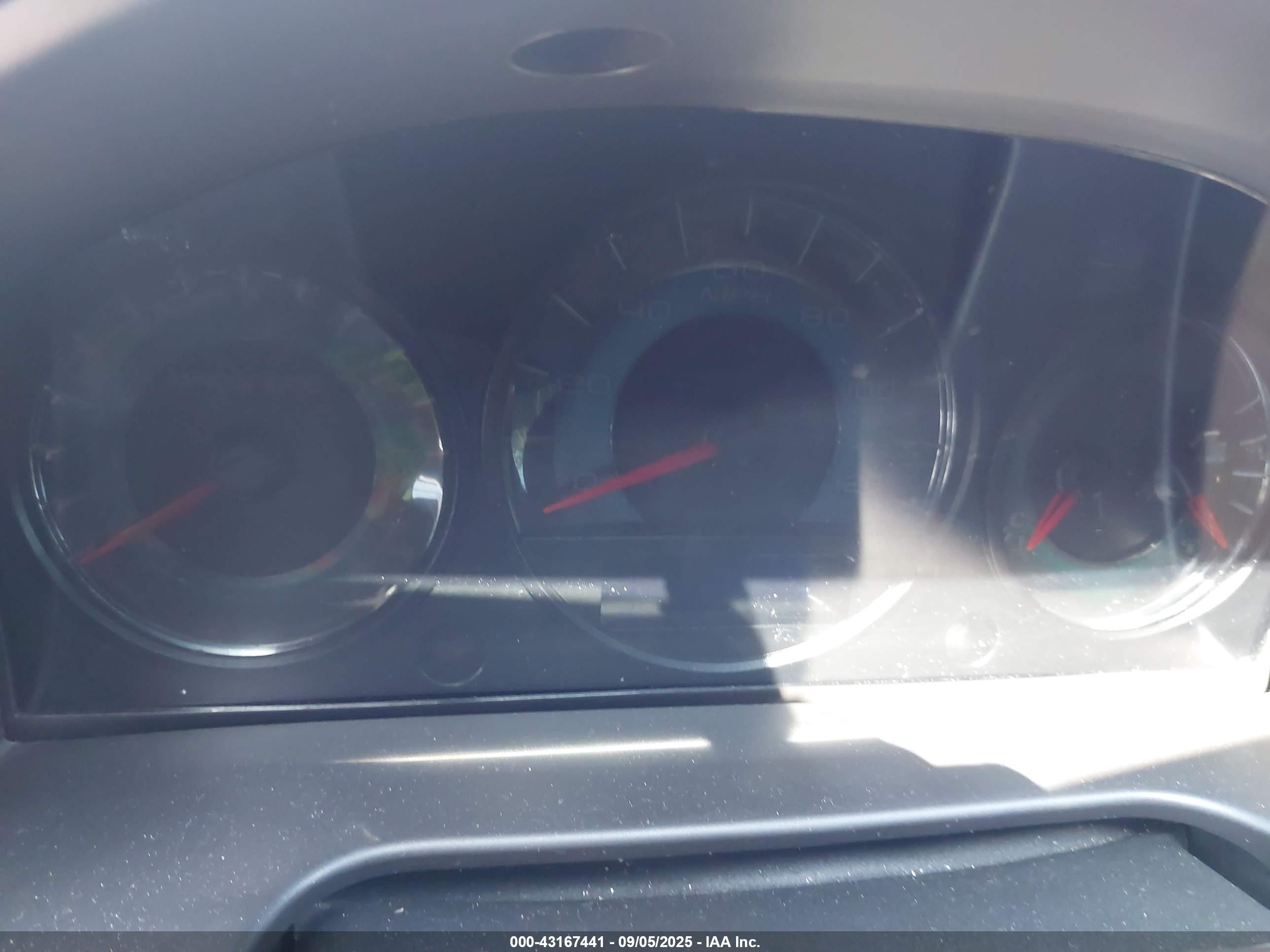 FORD FUSION image 7