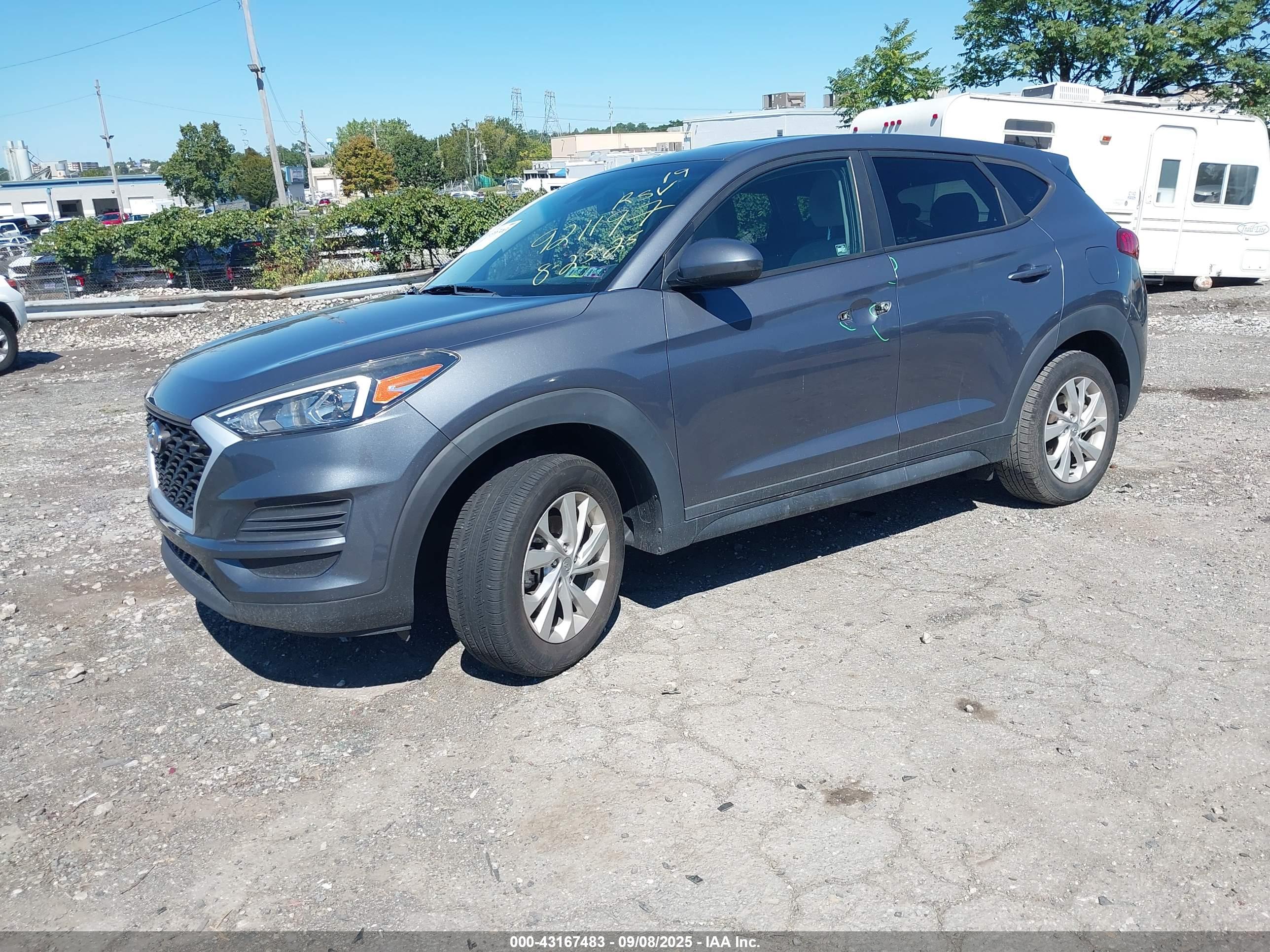 HYUNDAI TUCSON image 2