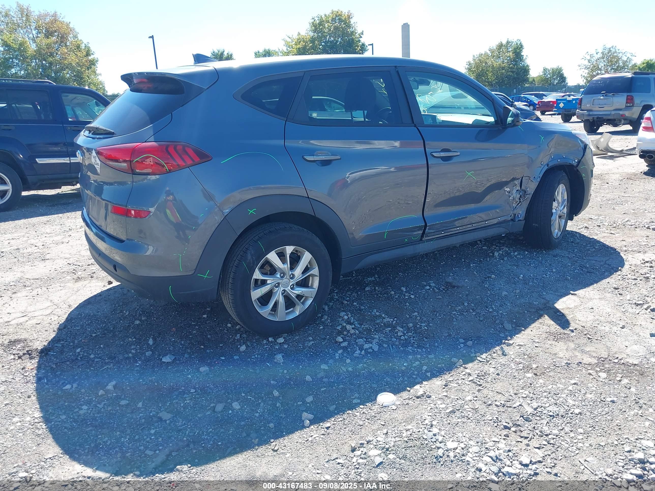 HYUNDAI TUCSON image 4