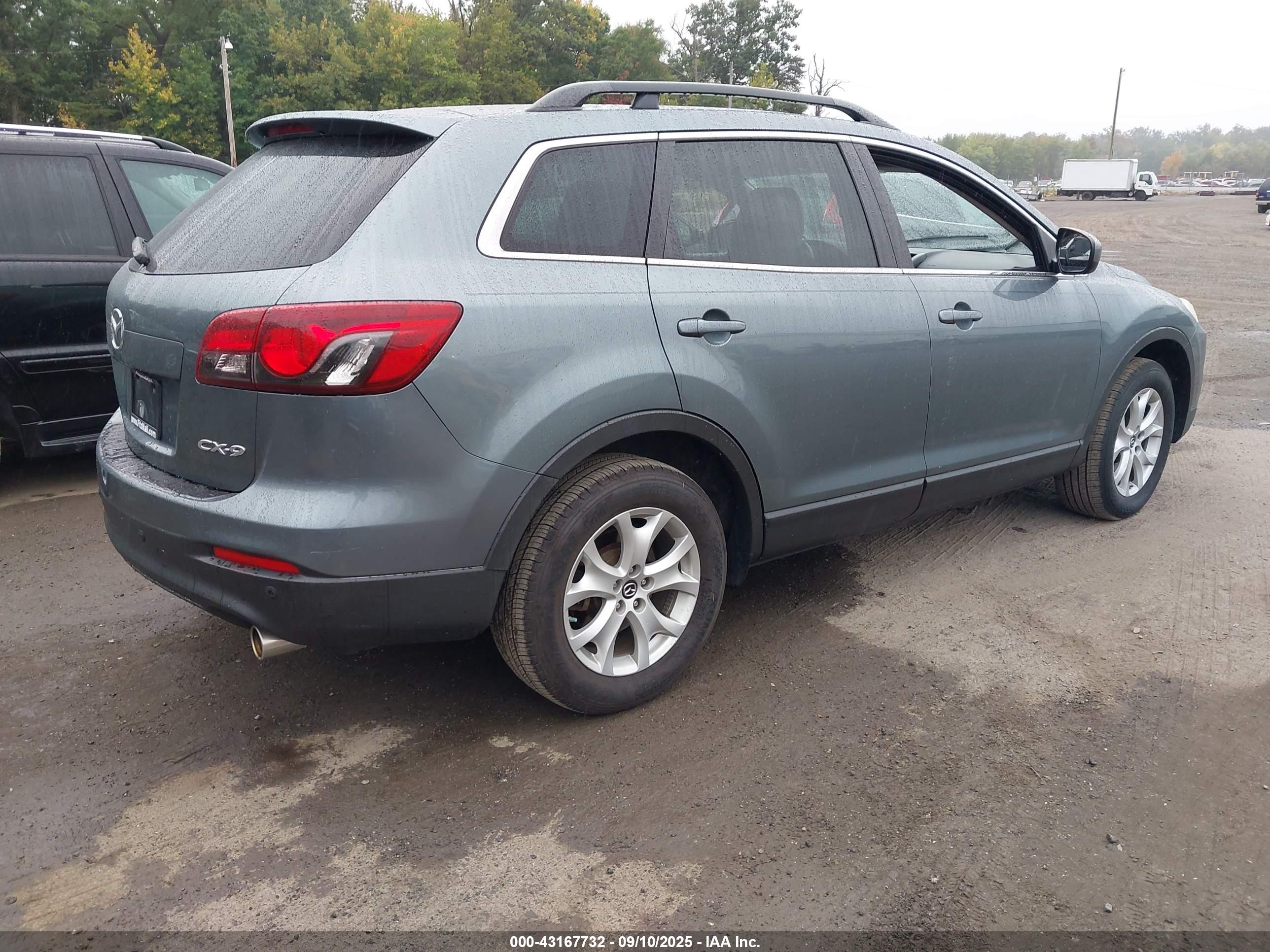 MAZDA CX-9 image 4