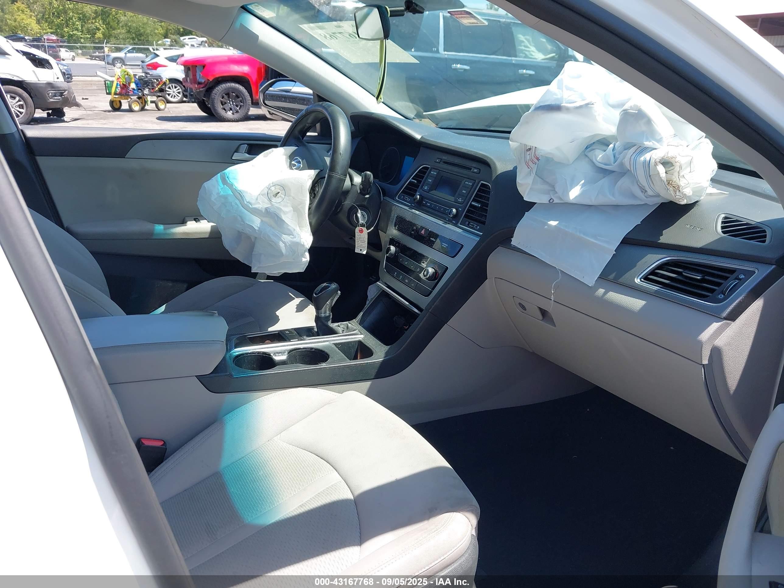 HYUNDAI SONATA image 5