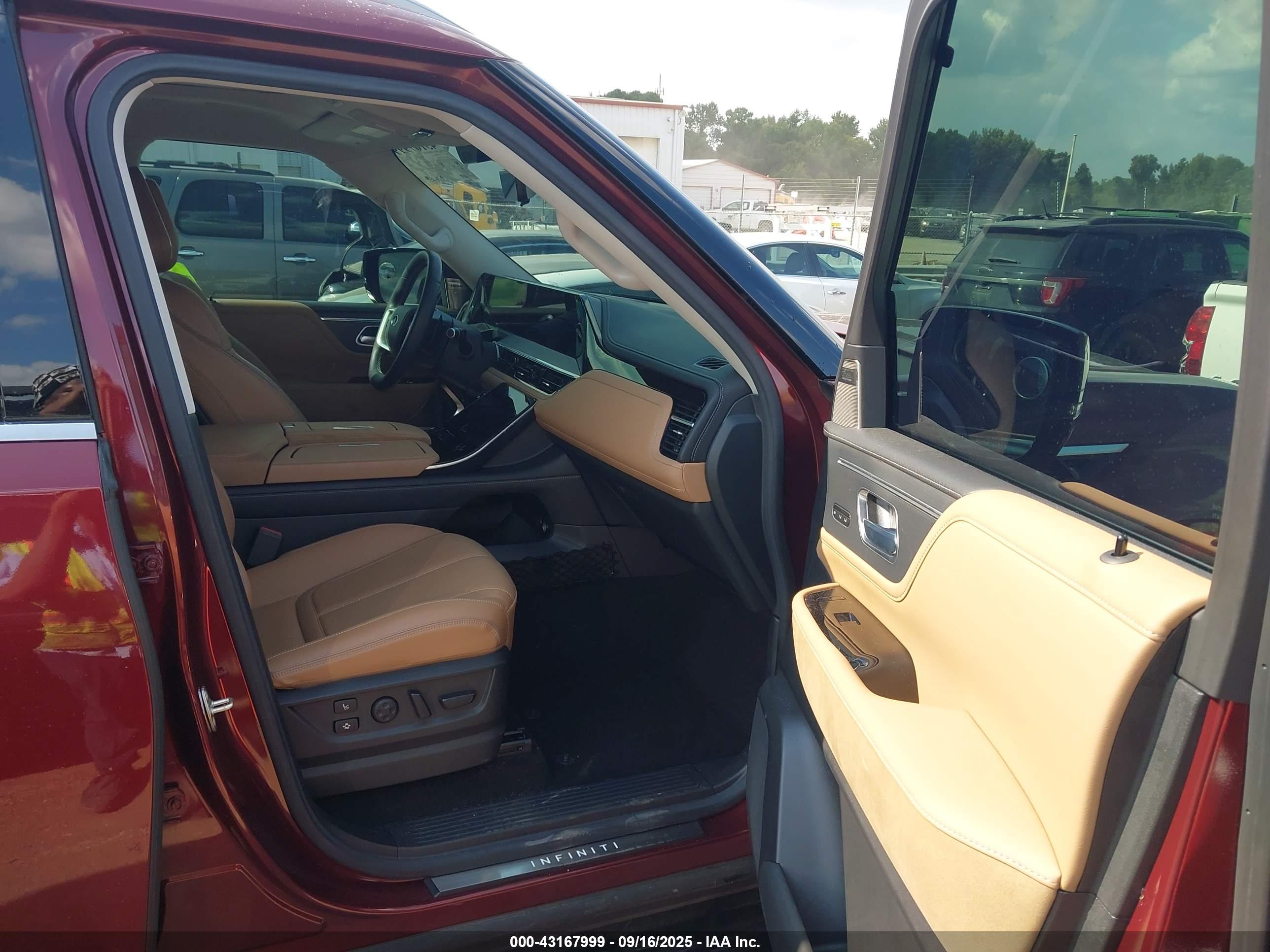 INFINITI QX80 image 5