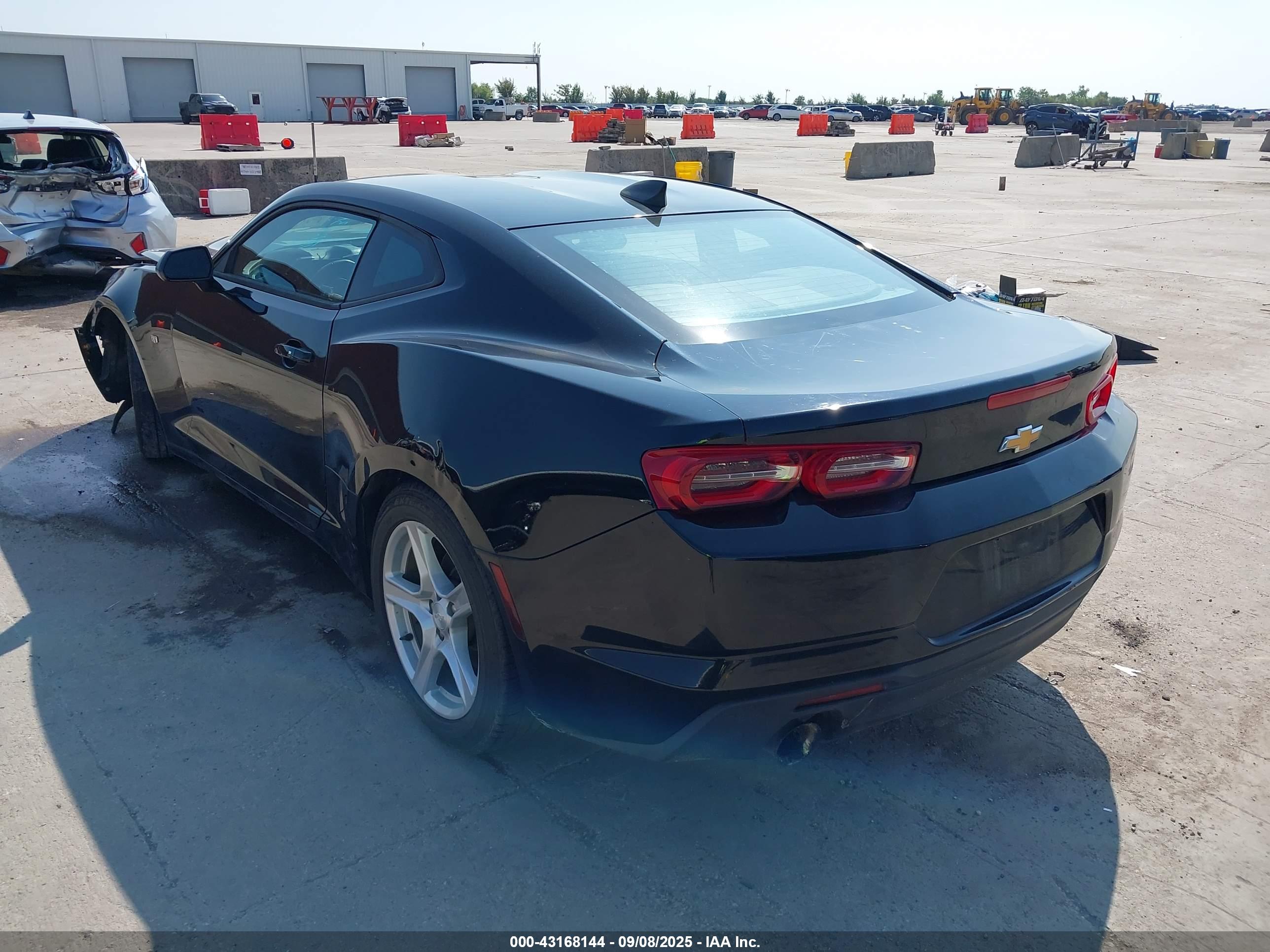 CHEVROLET CAMARO image 3