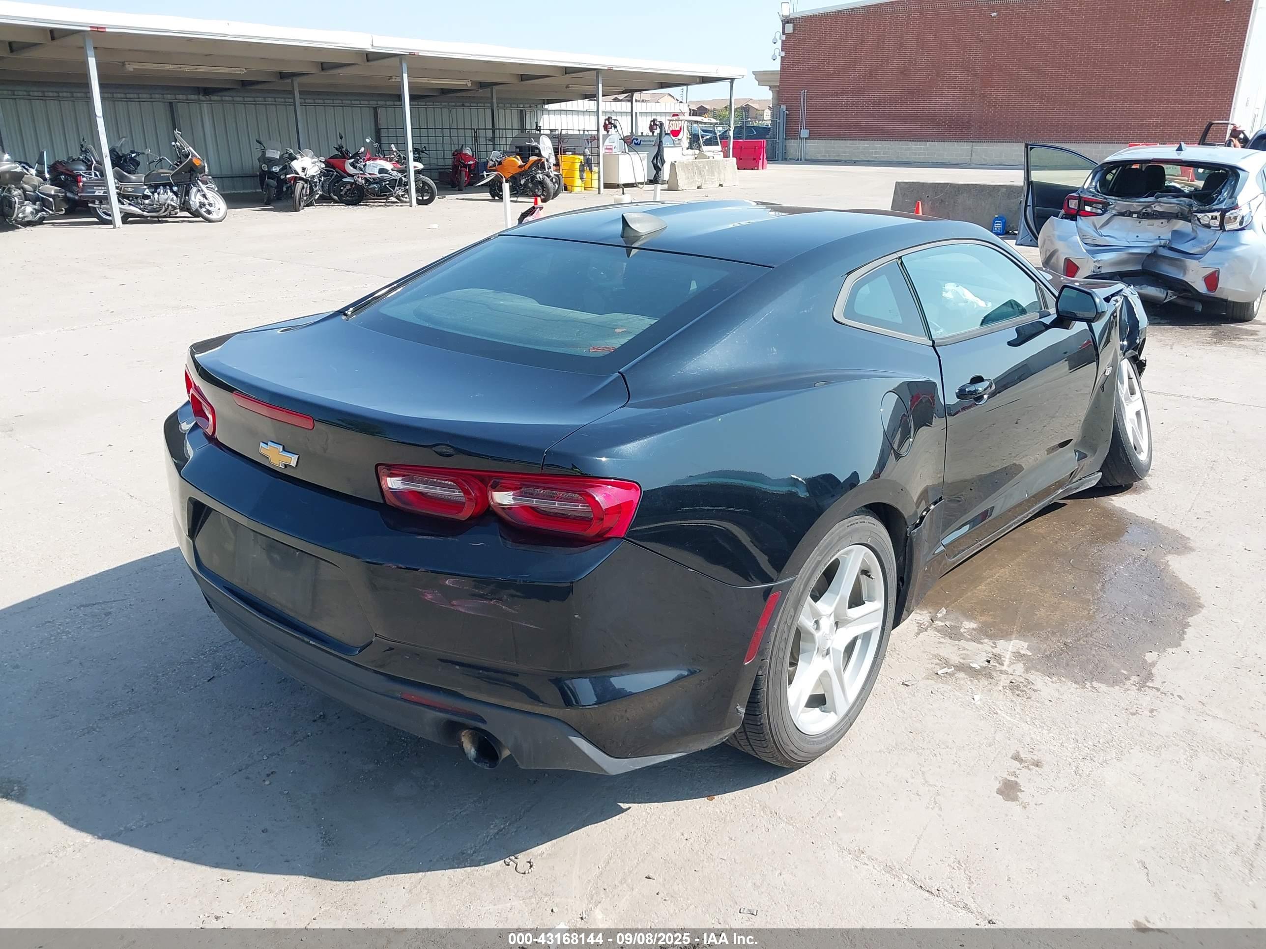 CHEVROLET CAMARO image 4