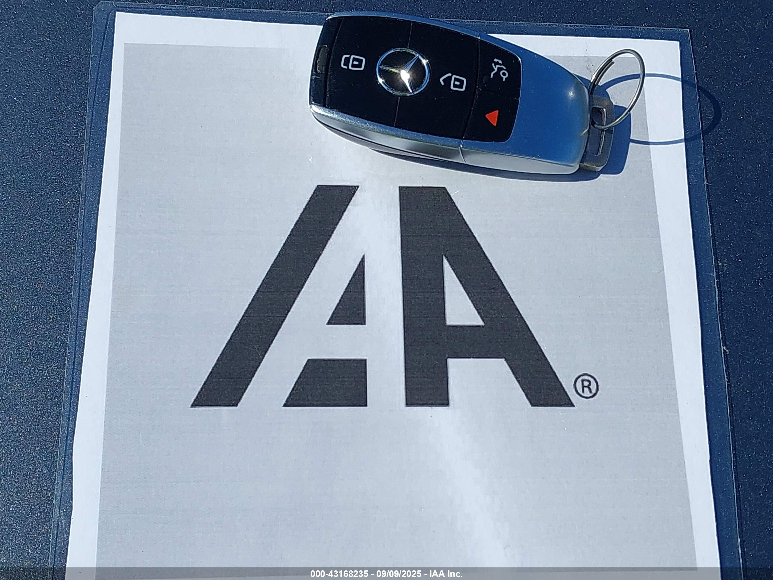 MERCEDES-BENZ E image 11