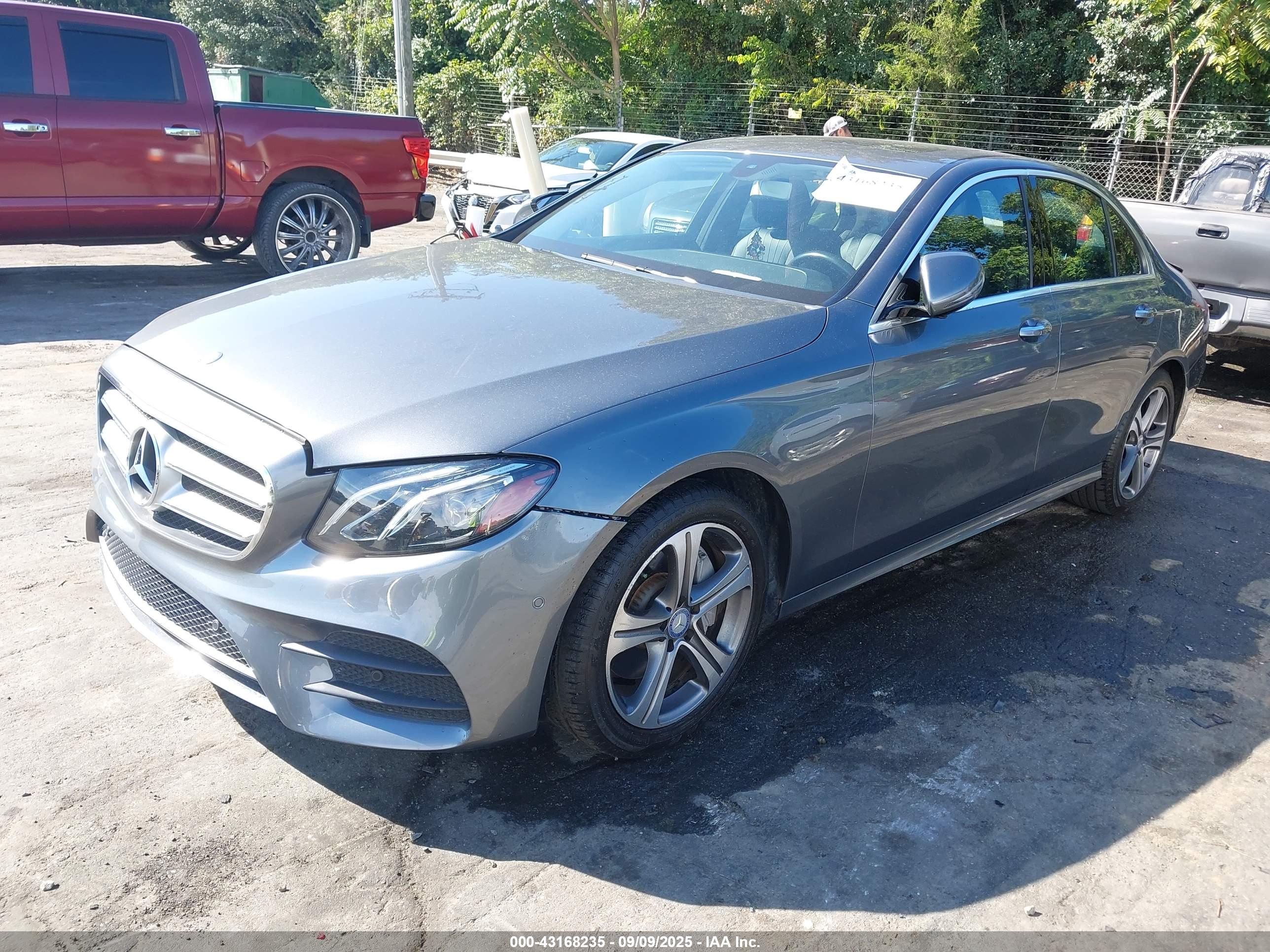 MERCEDES-BENZ E image 2