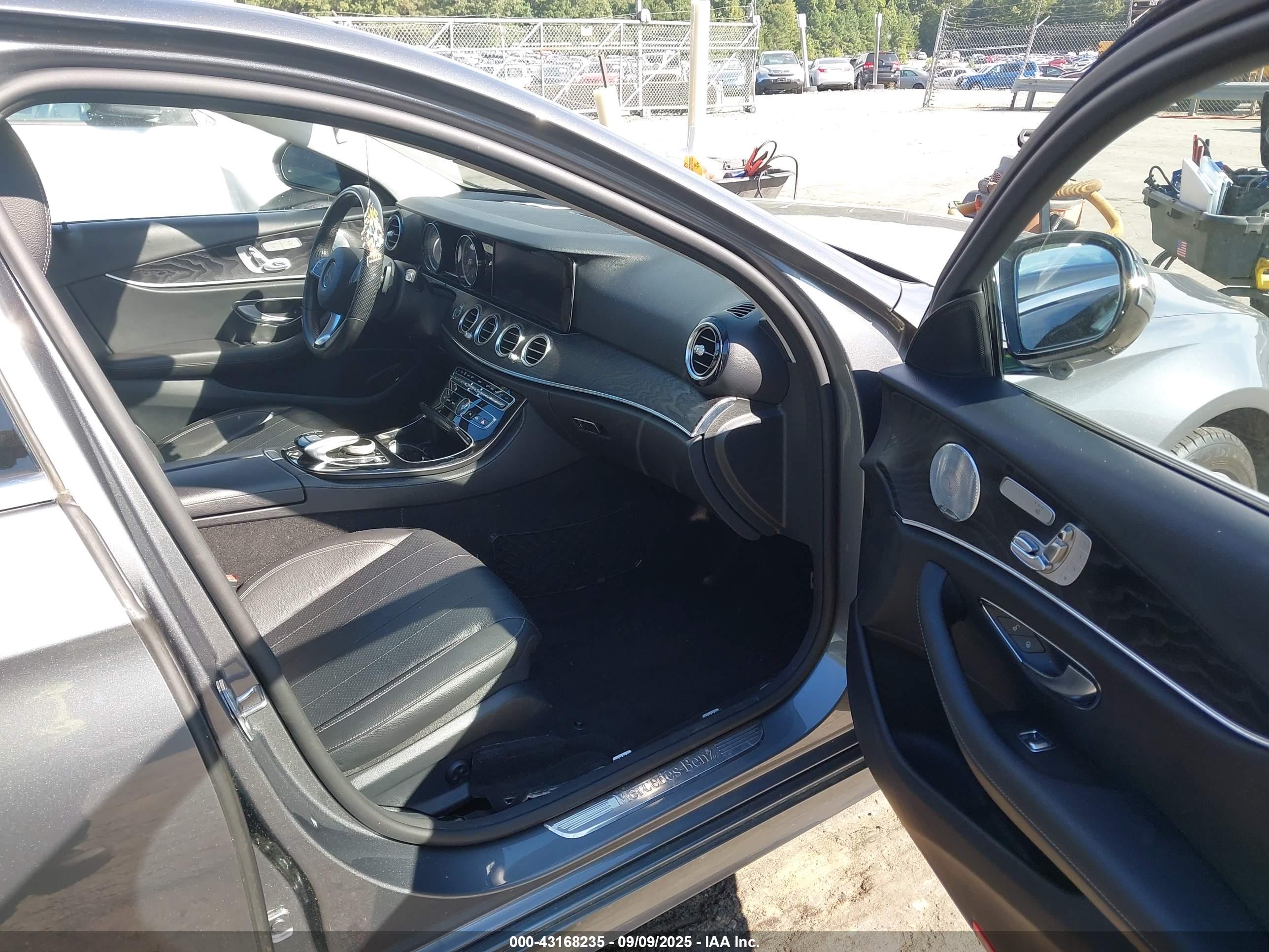 MERCEDES-BENZ E image 5