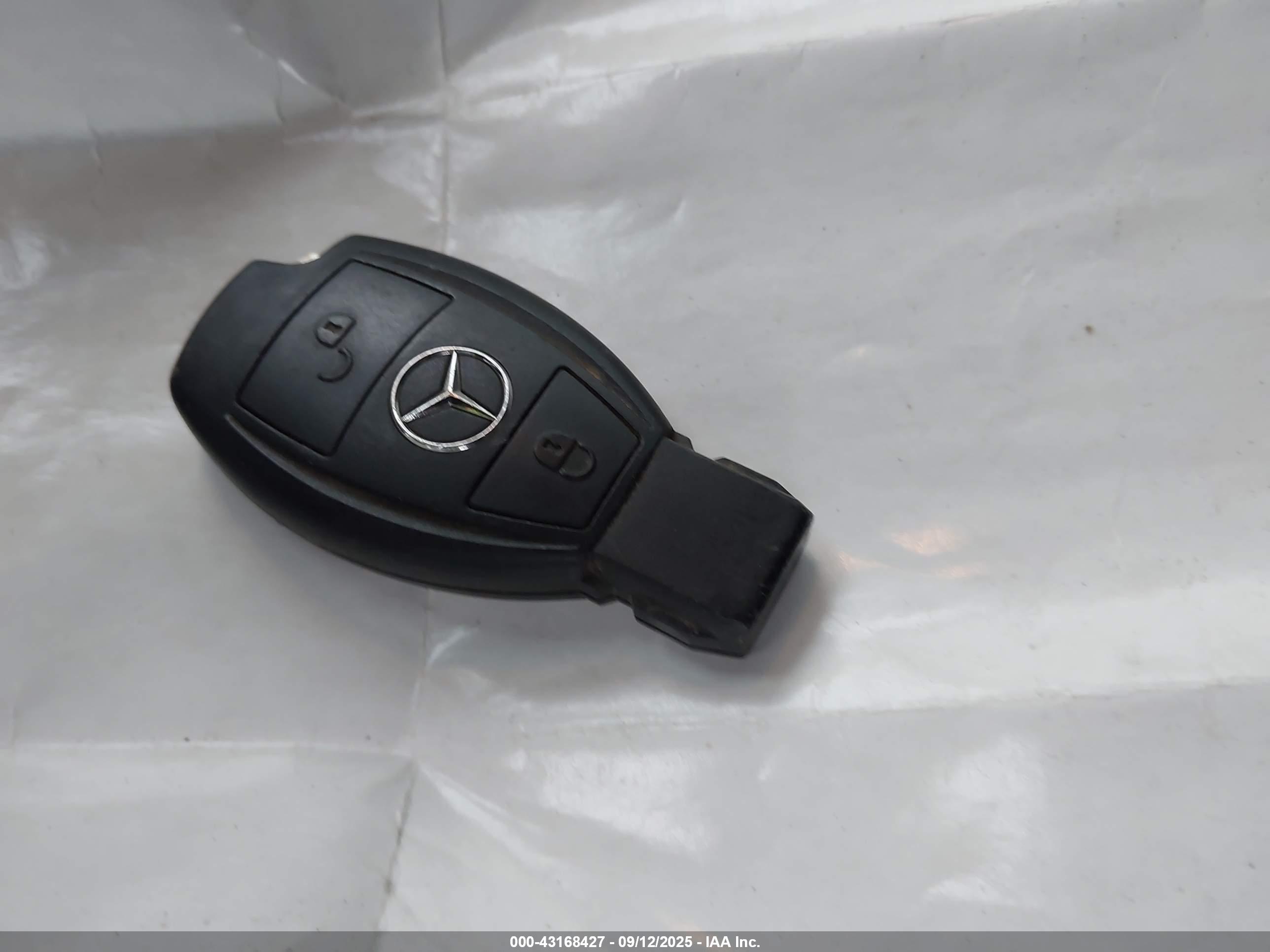 MERCEDES-BENZ METRIS image 11