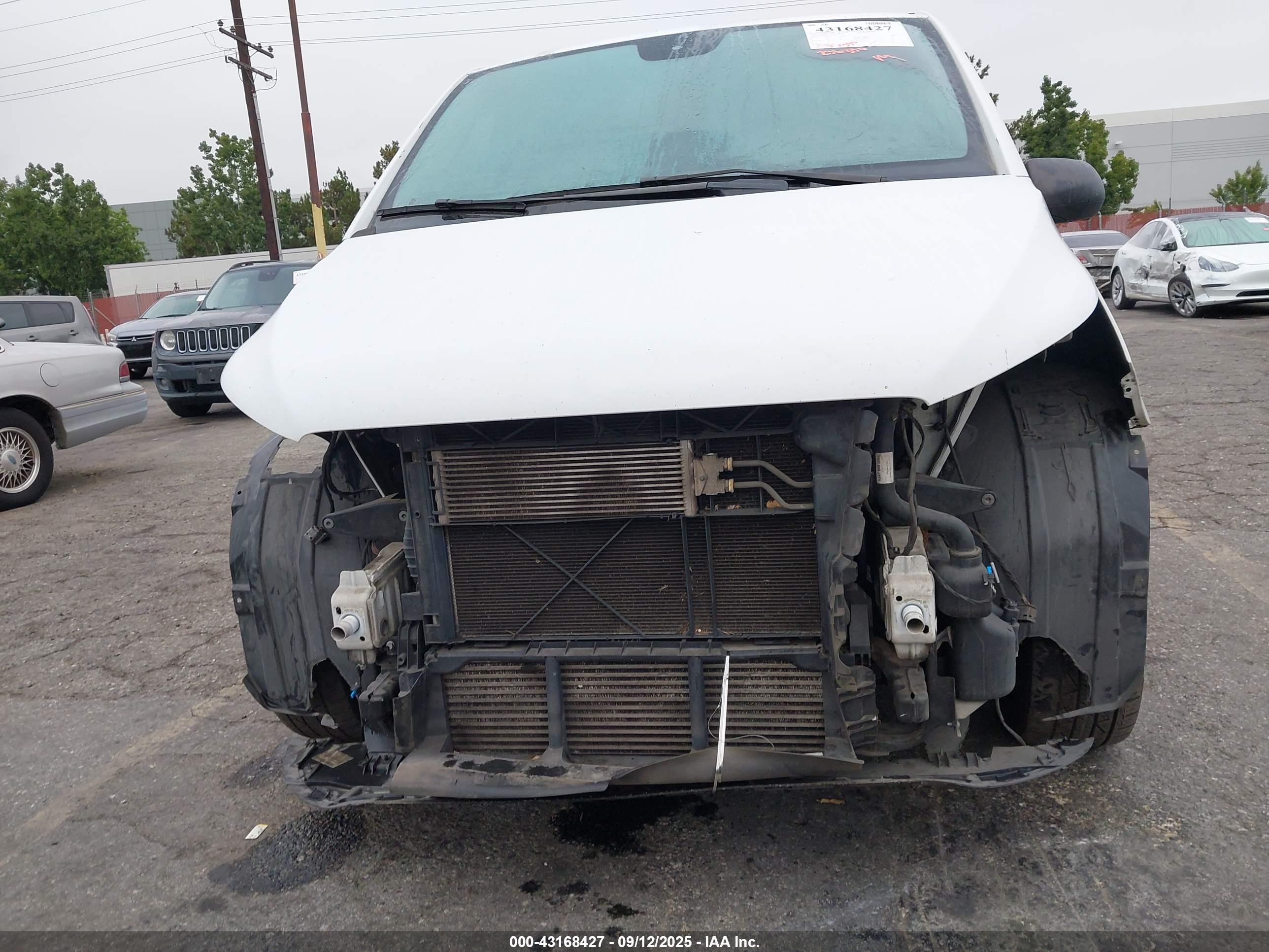MERCEDES-BENZ METRIS image 6