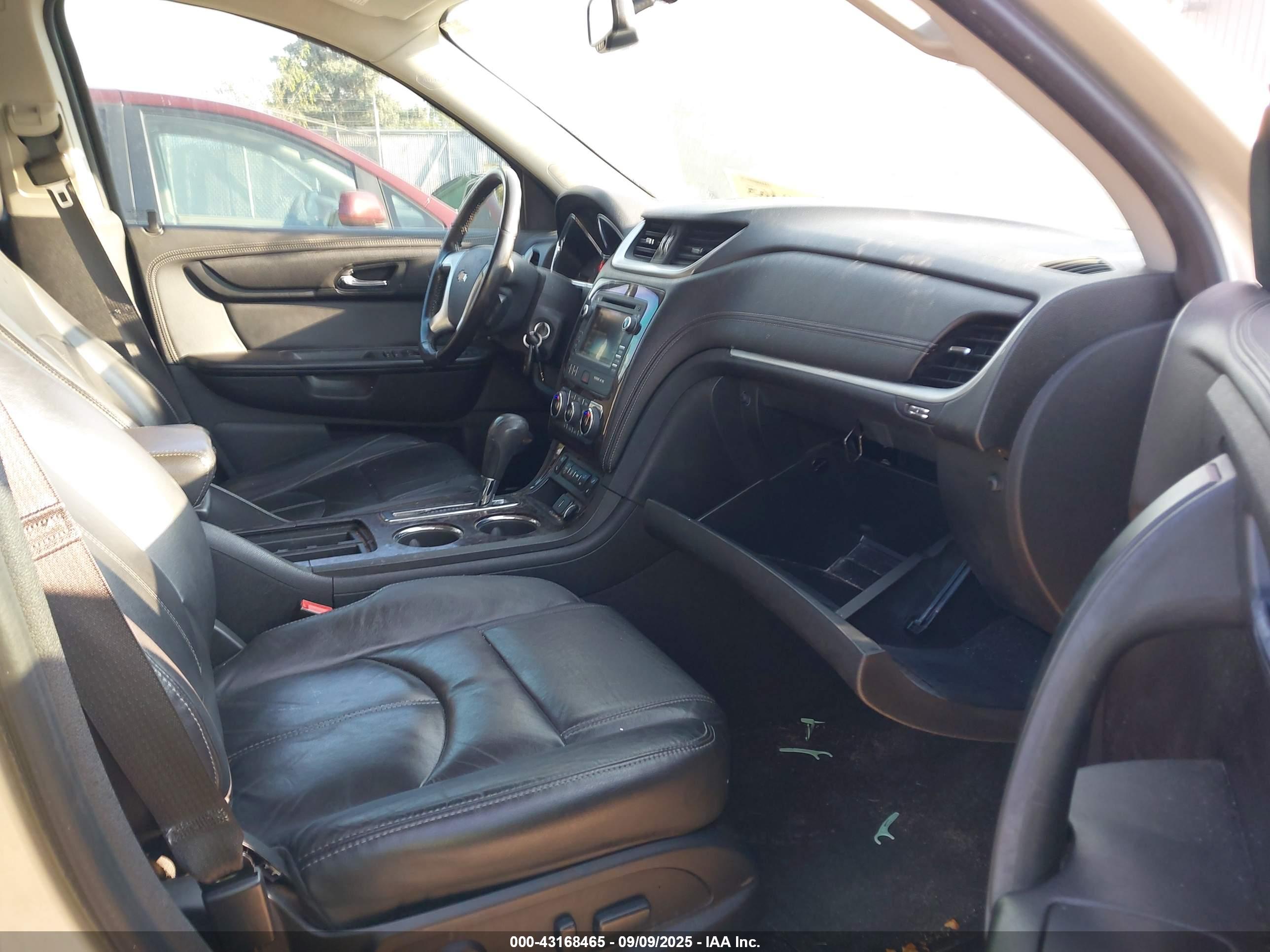 CHEVROLET TRAVERSE image 5