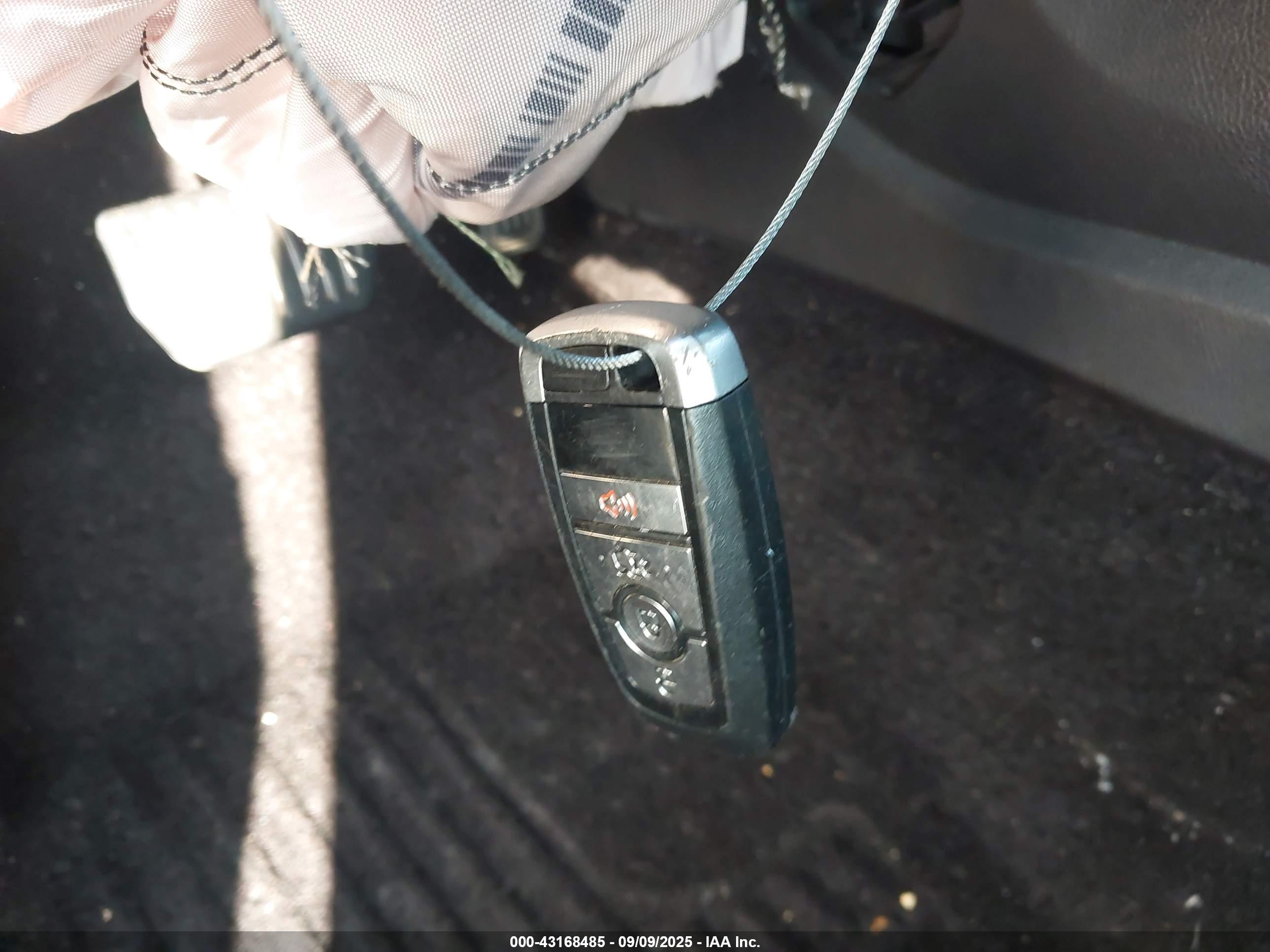 FORD FUSION image 11