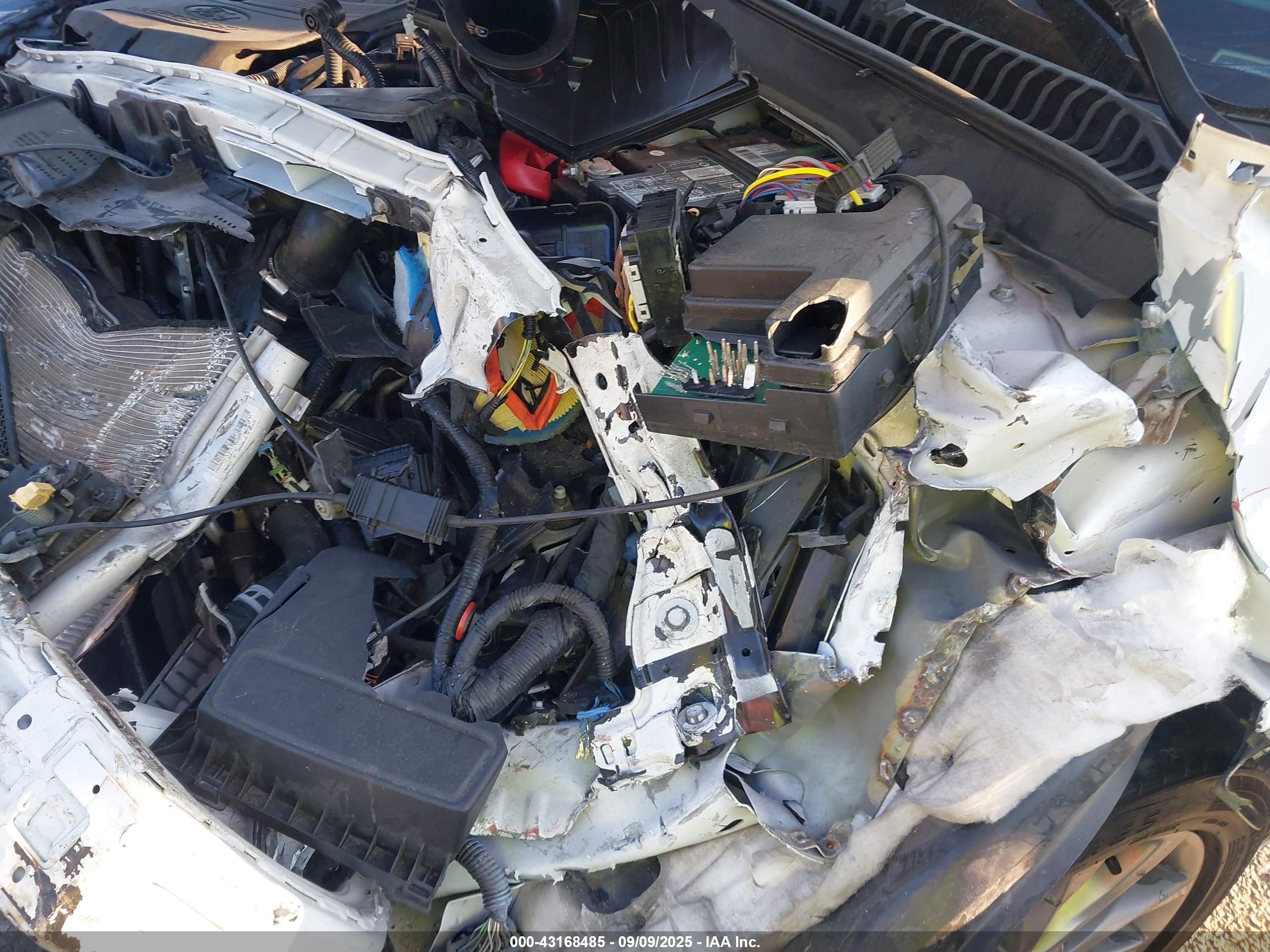 FORD FUSION image 6