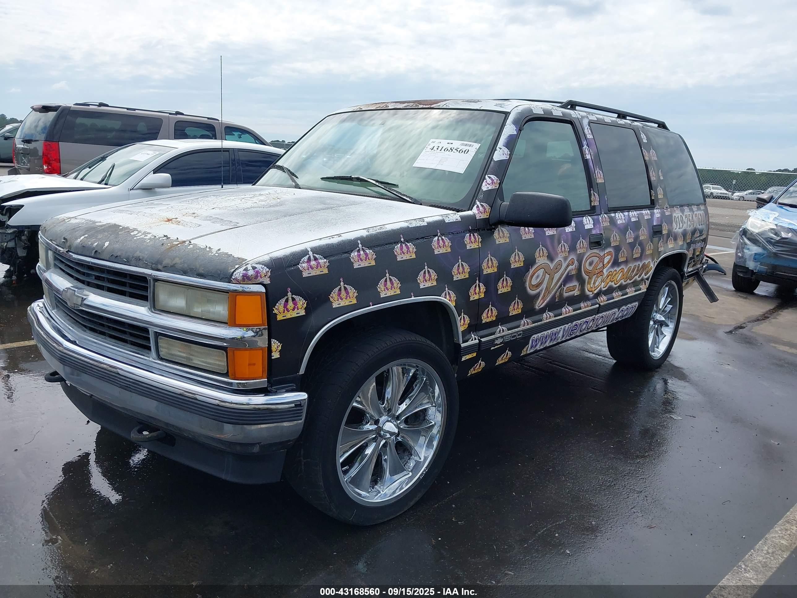 CHEVROLET TAHOE image 2