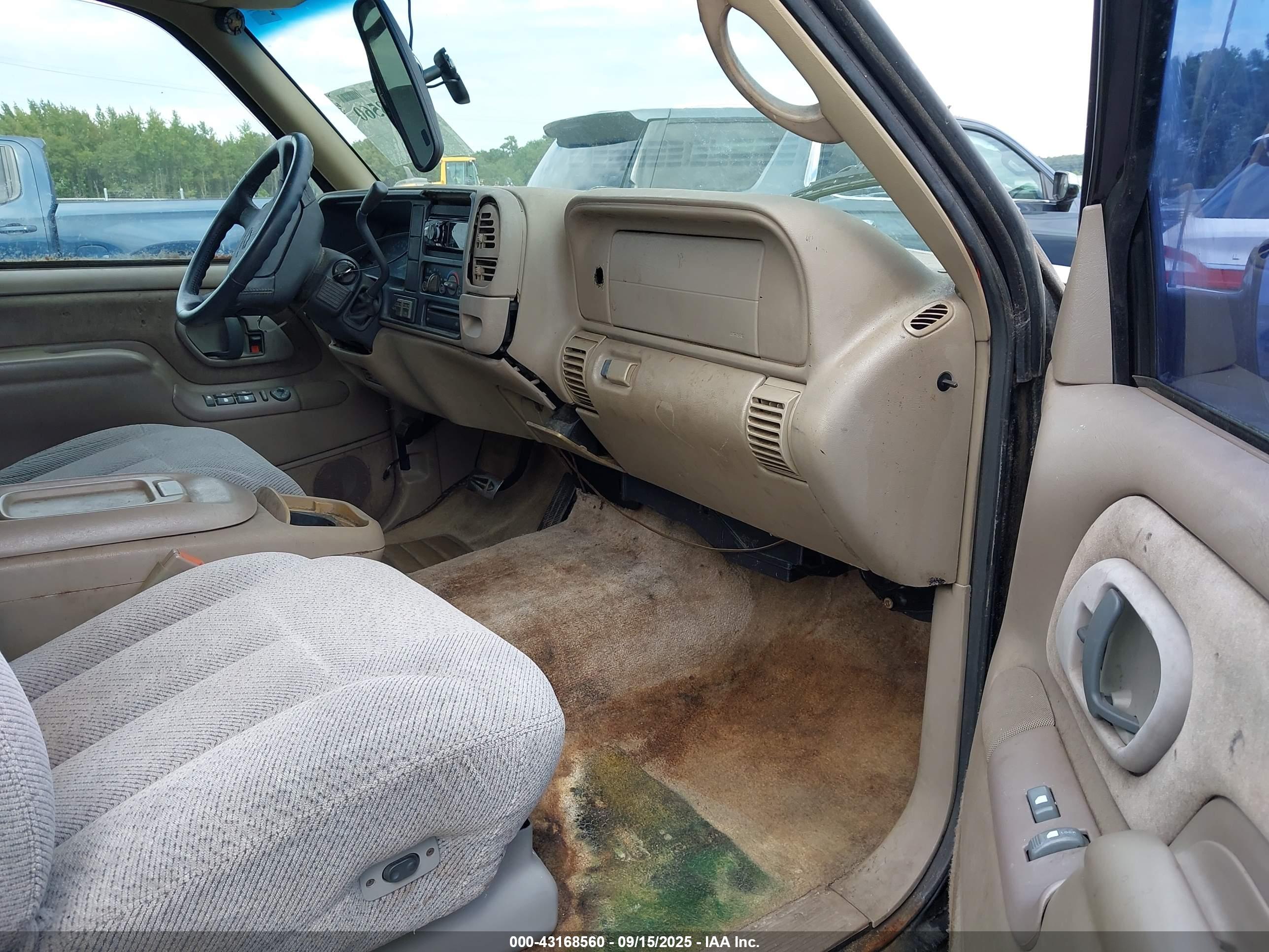 CHEVROLET TAHOE image 5