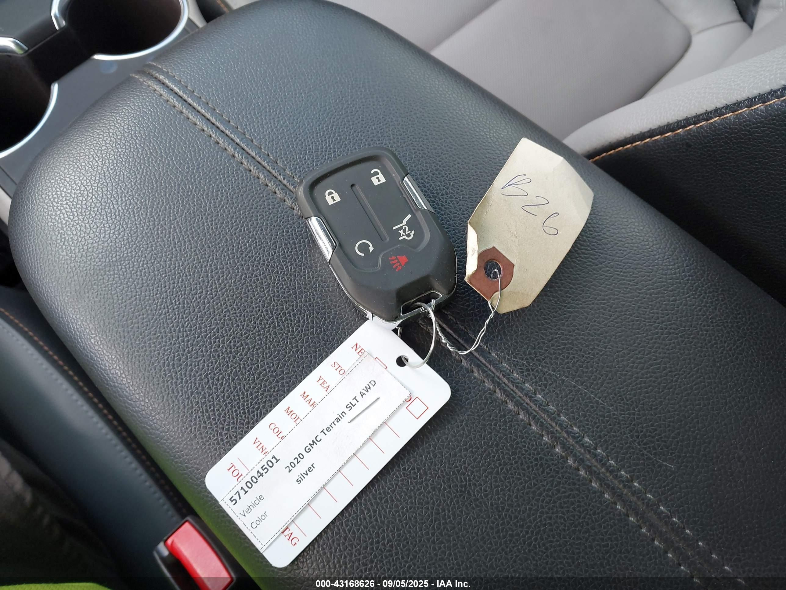 GMC TERRAIN image 11