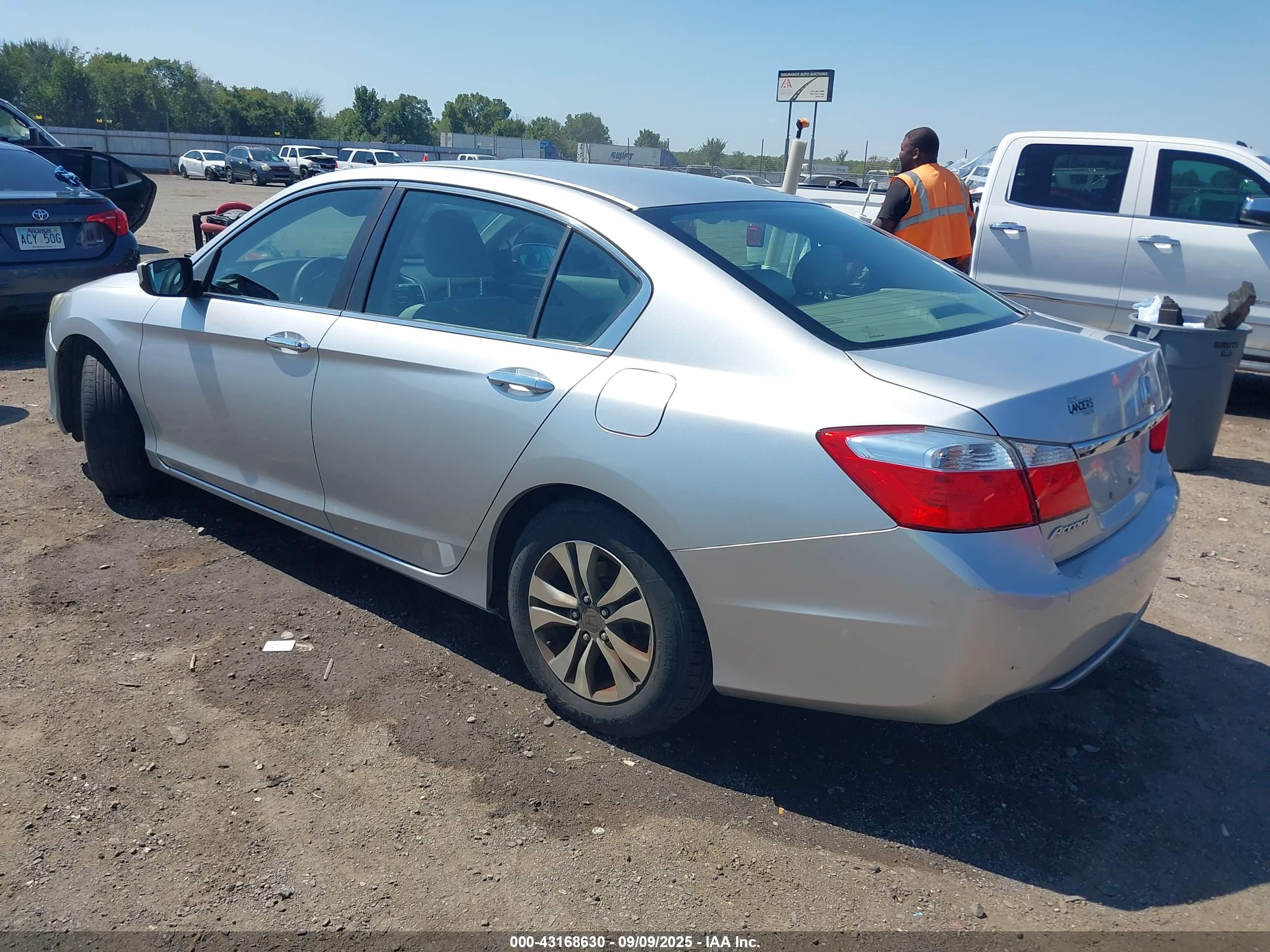 HONDA ACCORD image 3