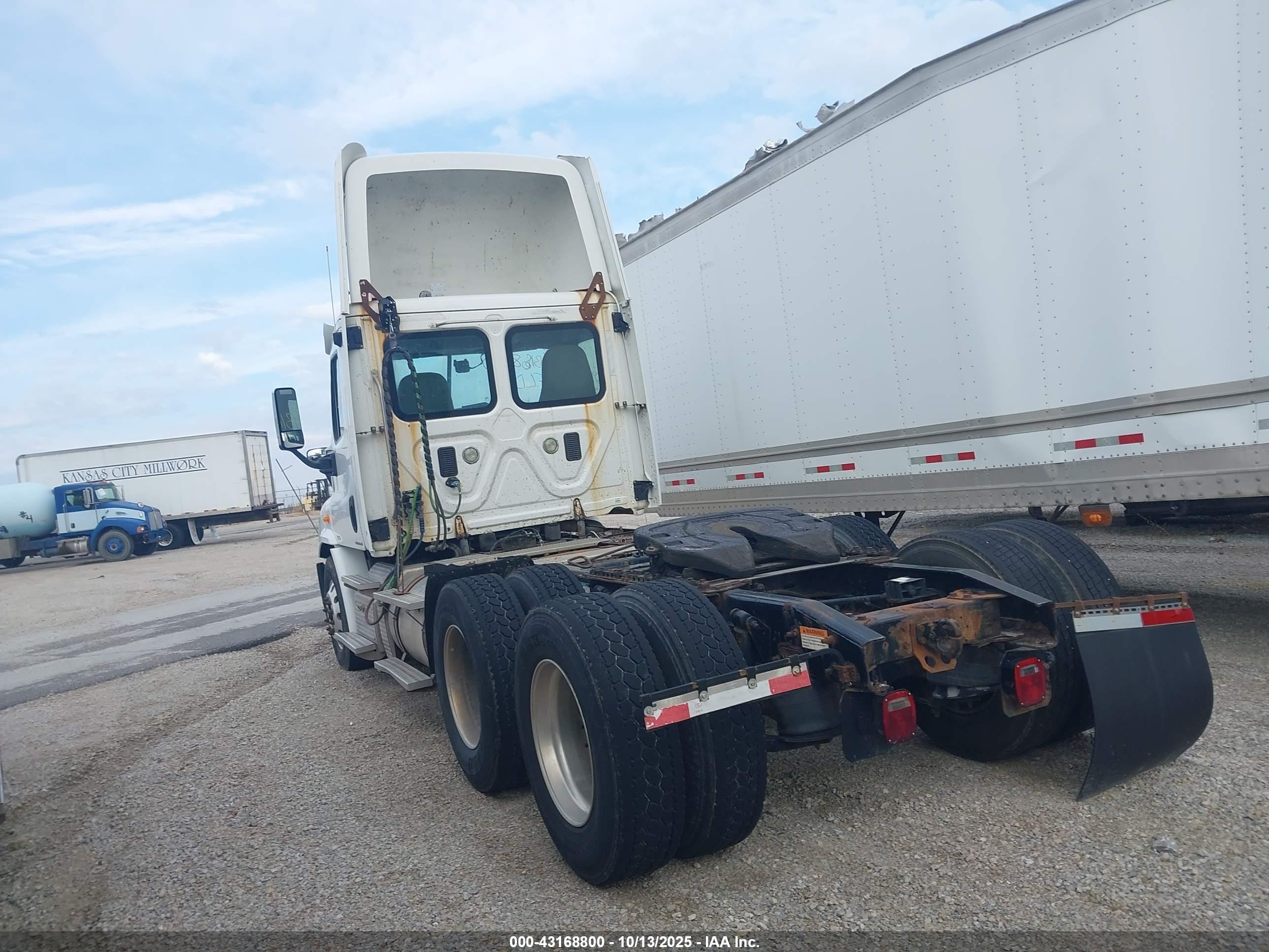 FREIGHTLINER CASCADIA image 3