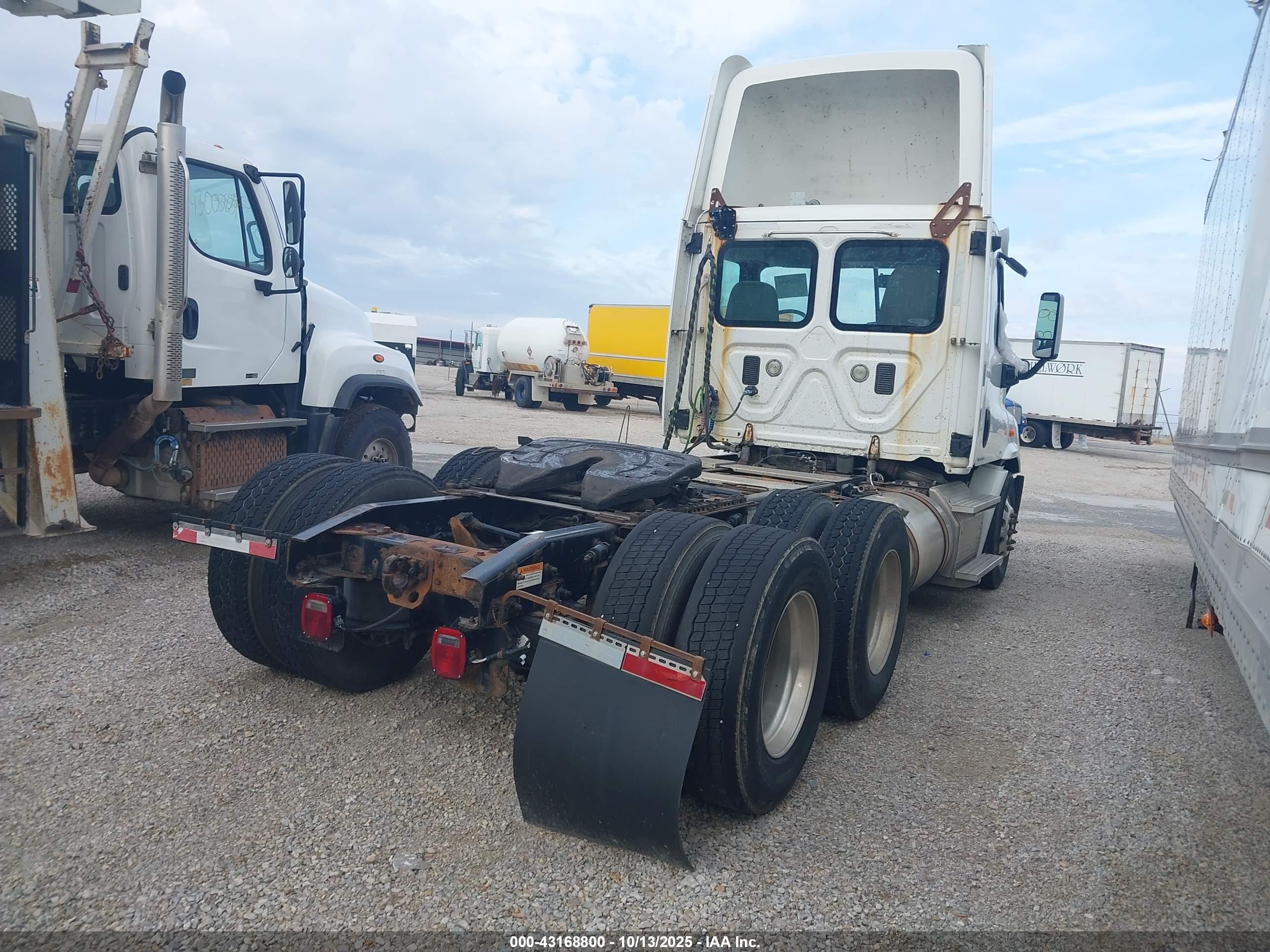 FREIGHTLINER CASCADIA image 4