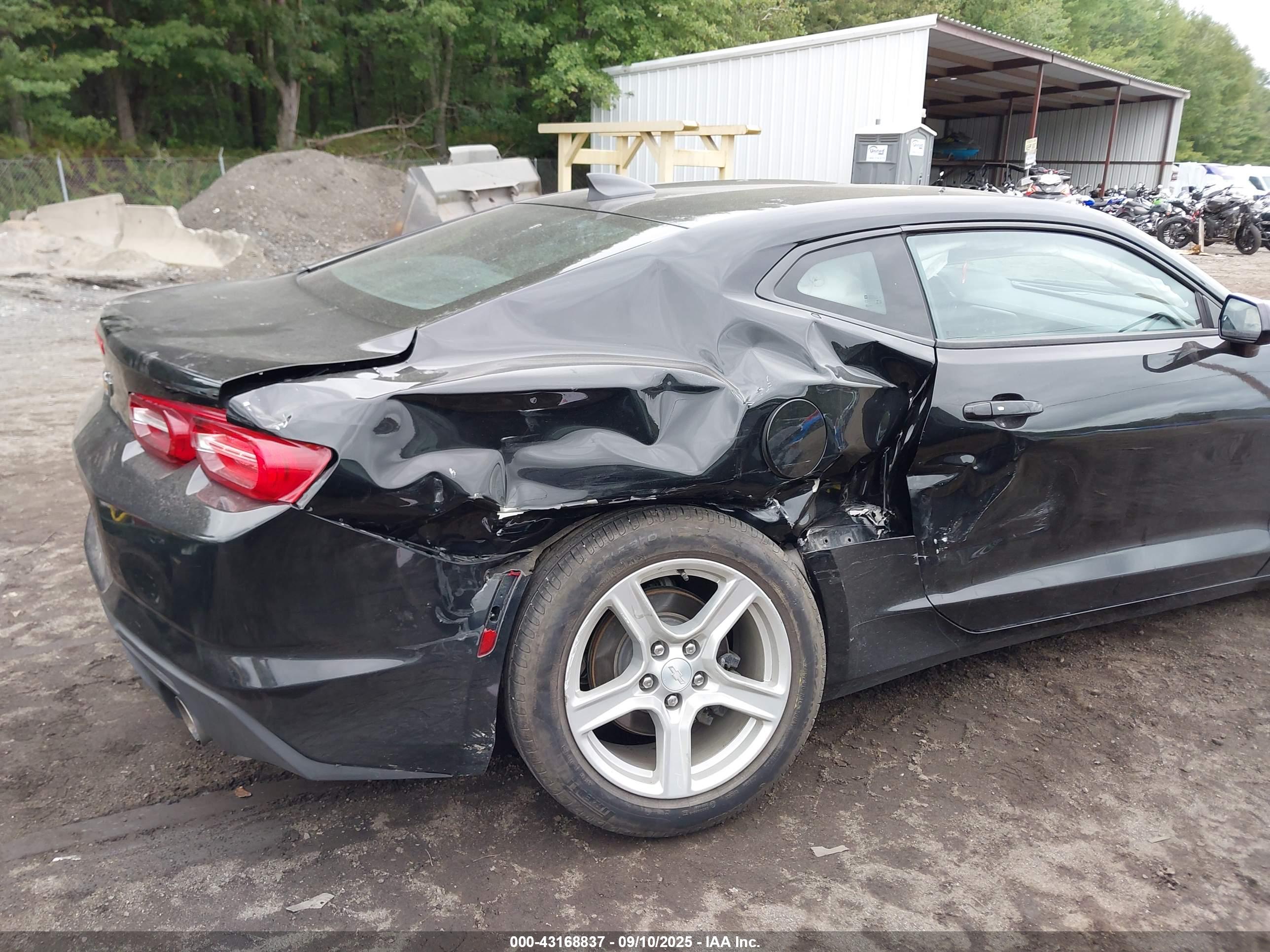 CHEVROLET CAMARO image 6