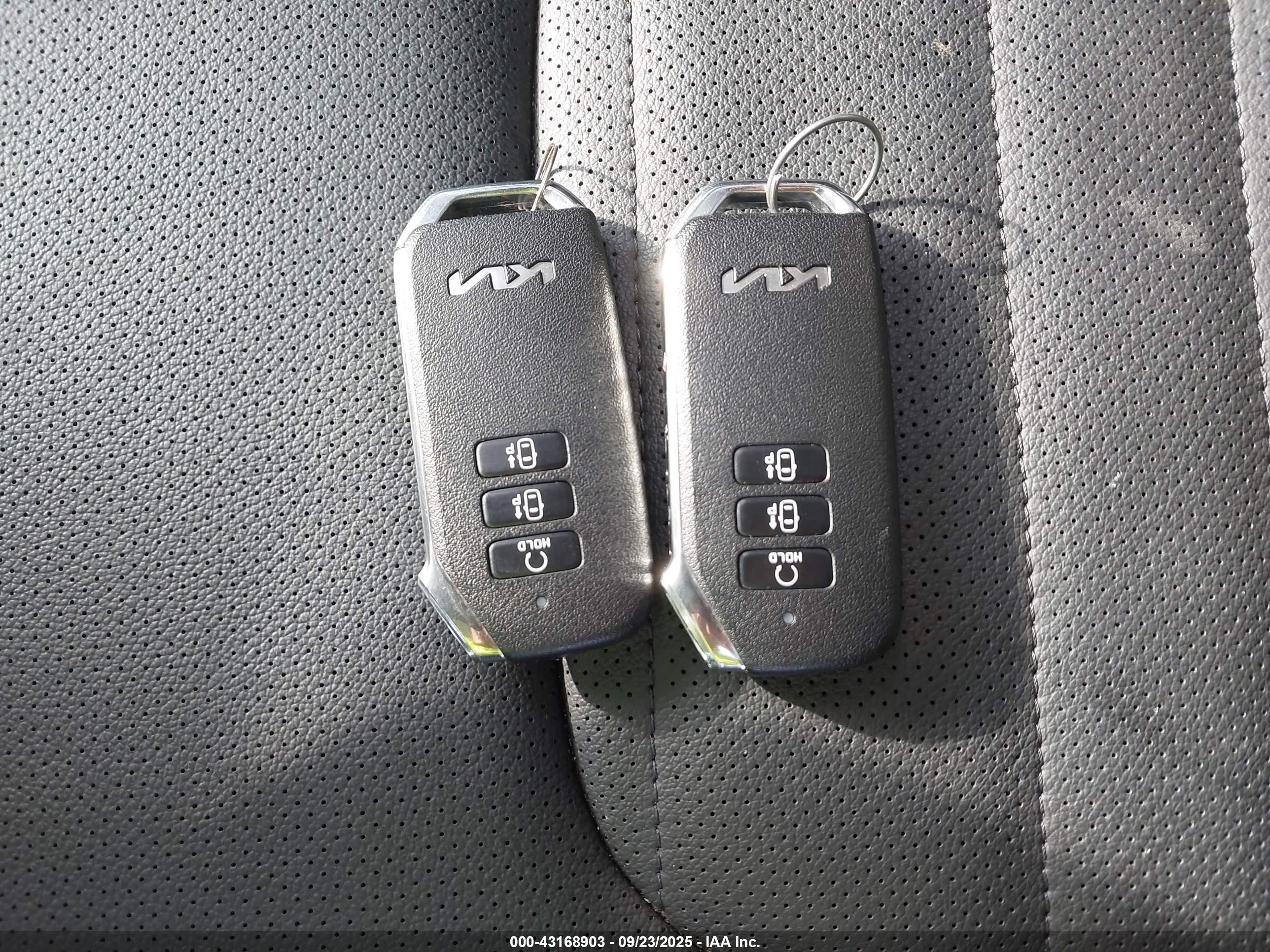 KIA SPORTAGE image 11