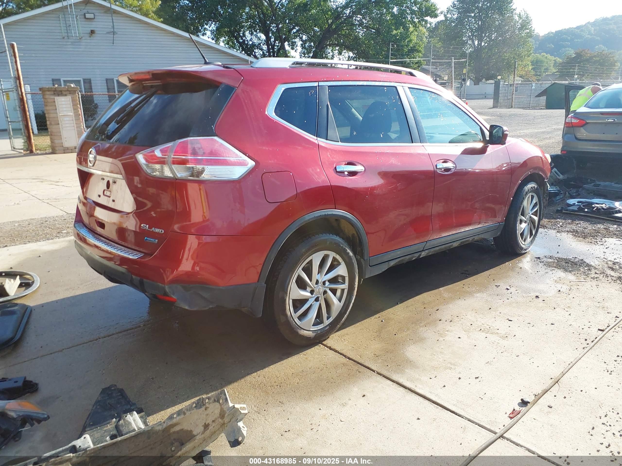 NISSAN ROGUE image 4