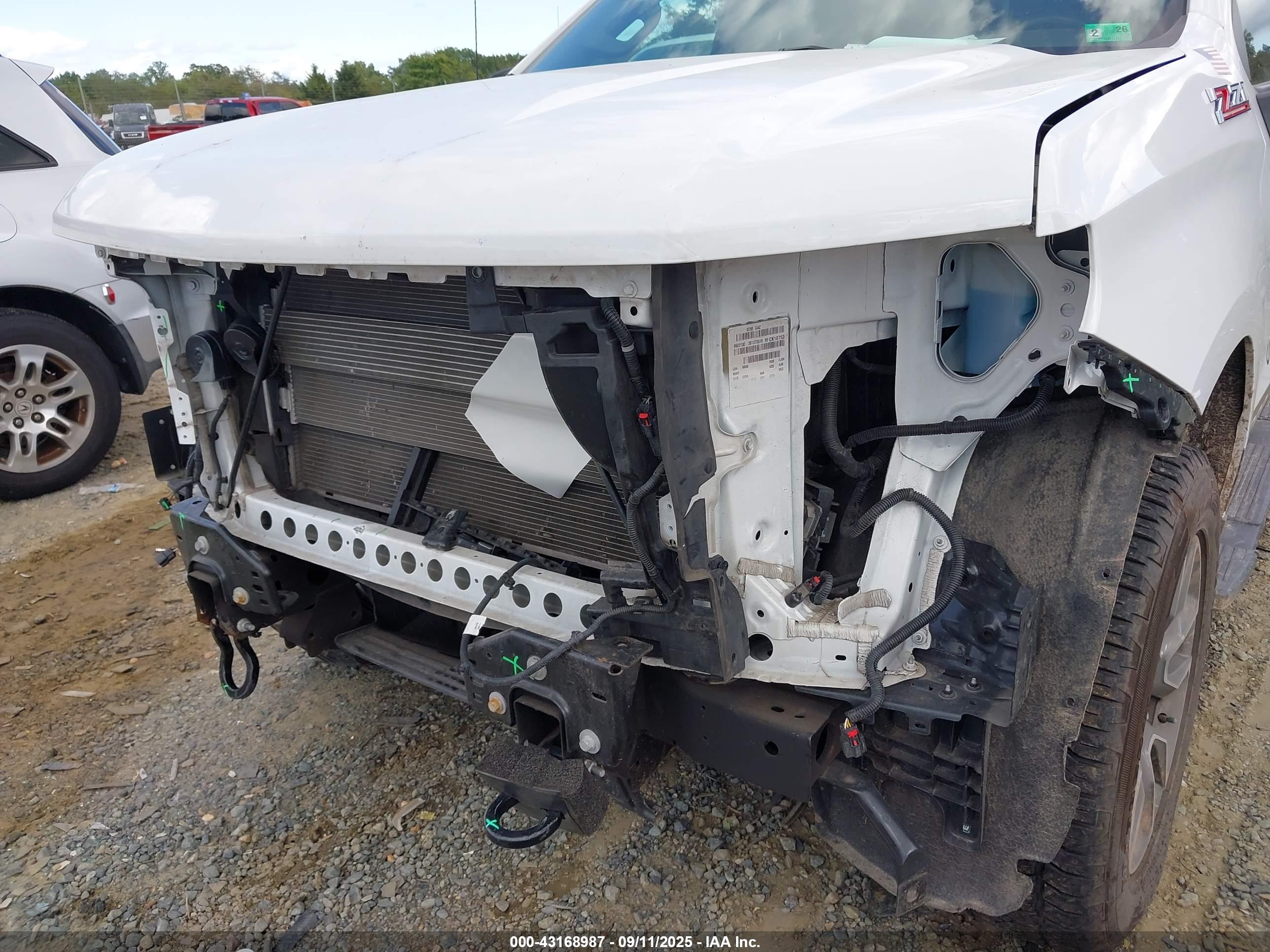 CHEVROLET SILVERADO image 6