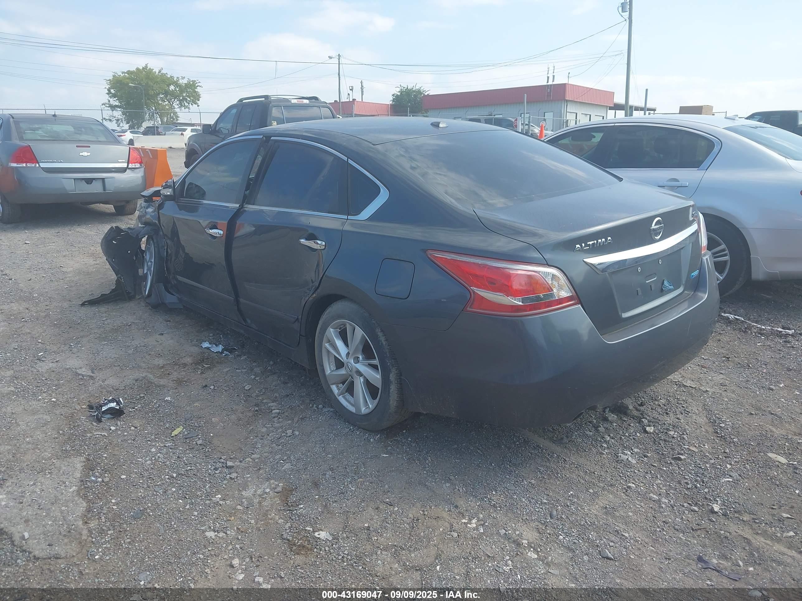 NISSAN ALTIMA image 3