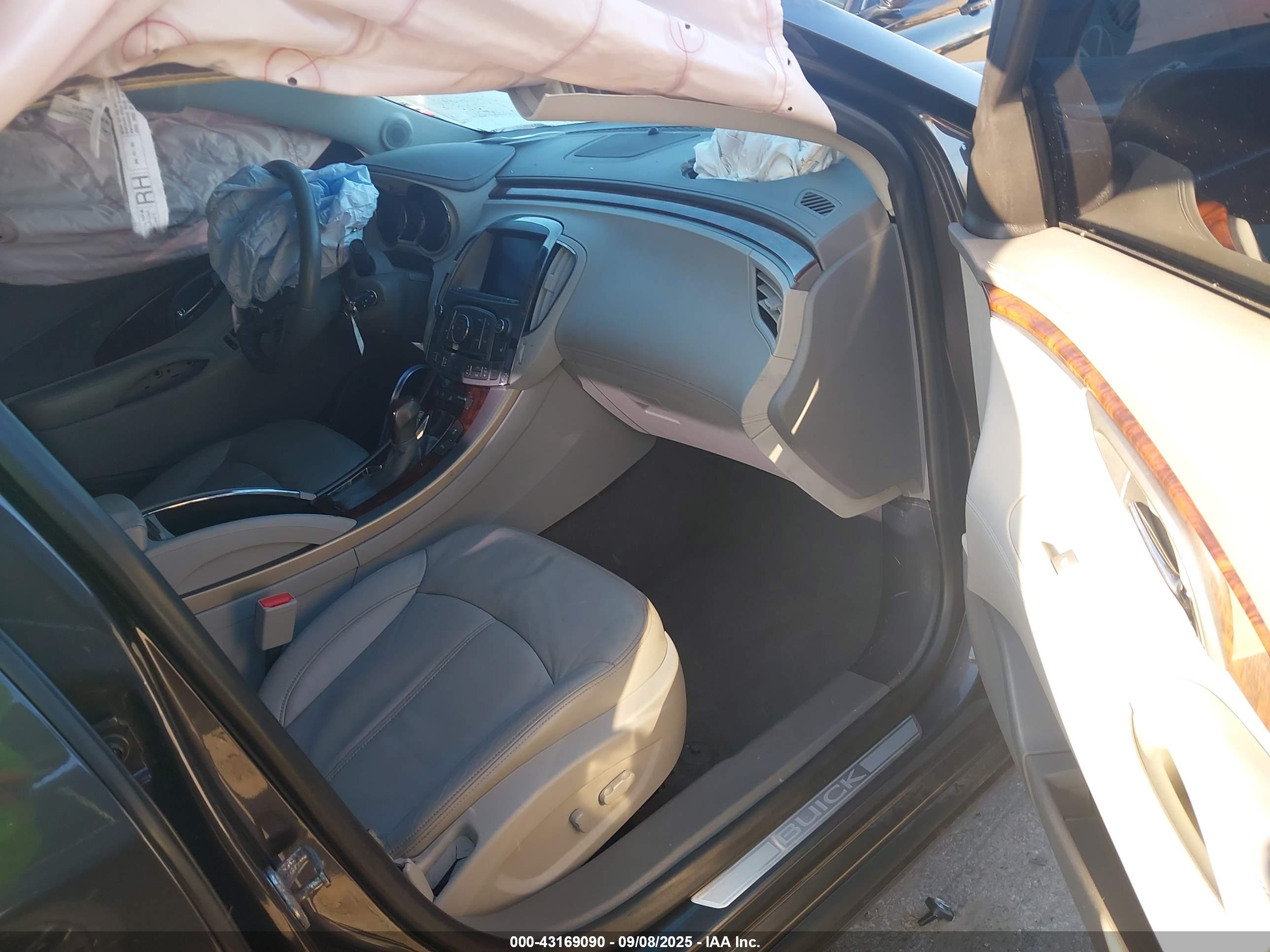 BUICK LACROSSE image 5