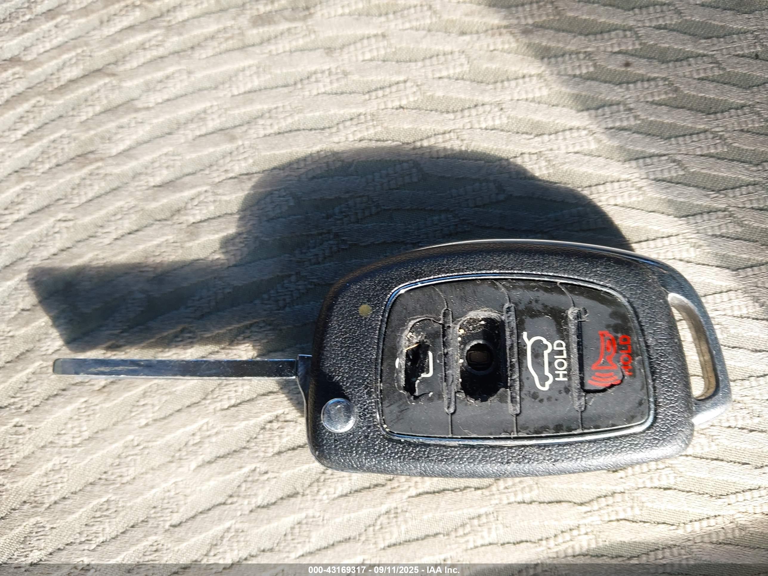 HYUNDAI SANTA image 11