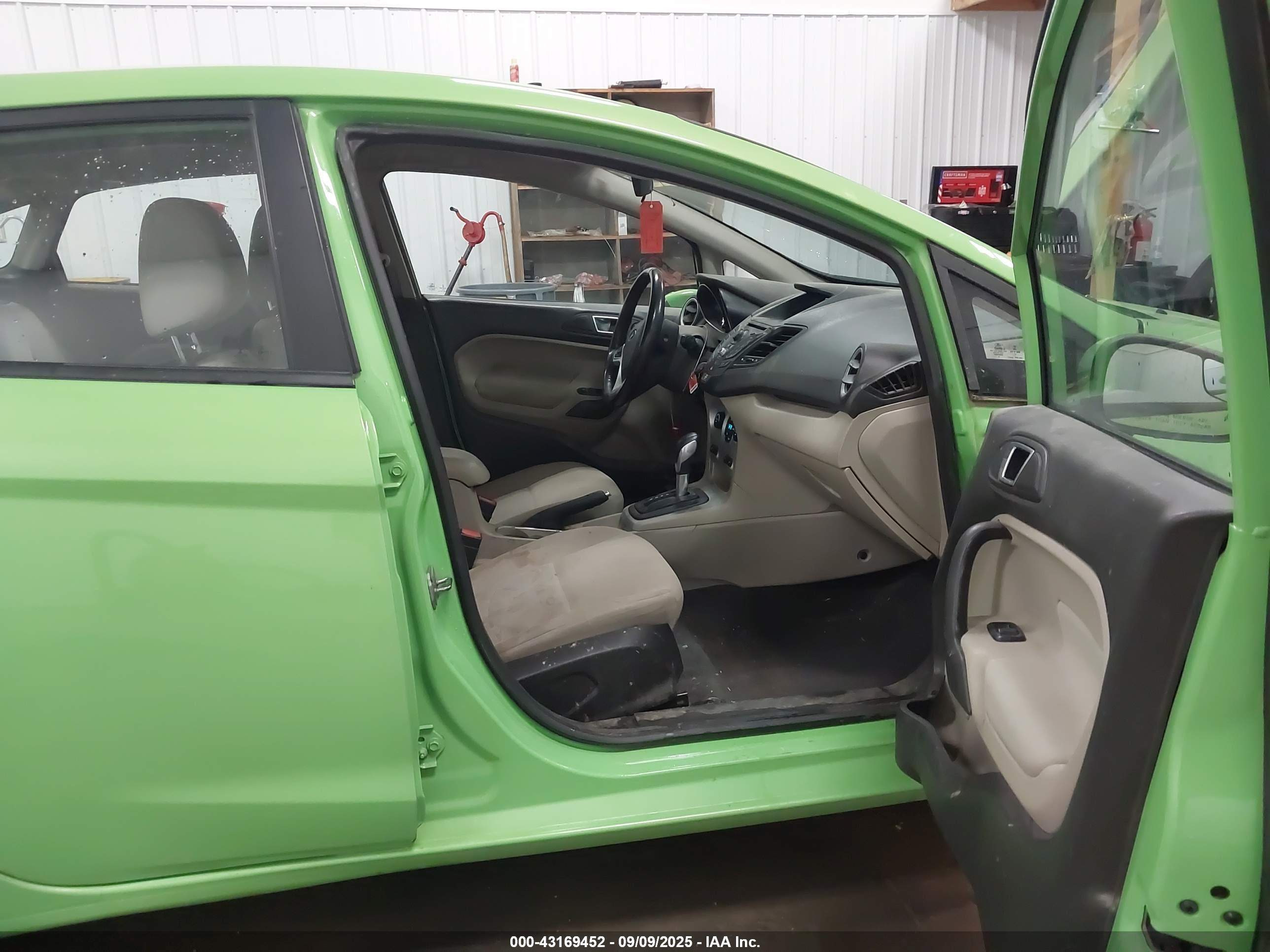 FORD FIESTA image 5