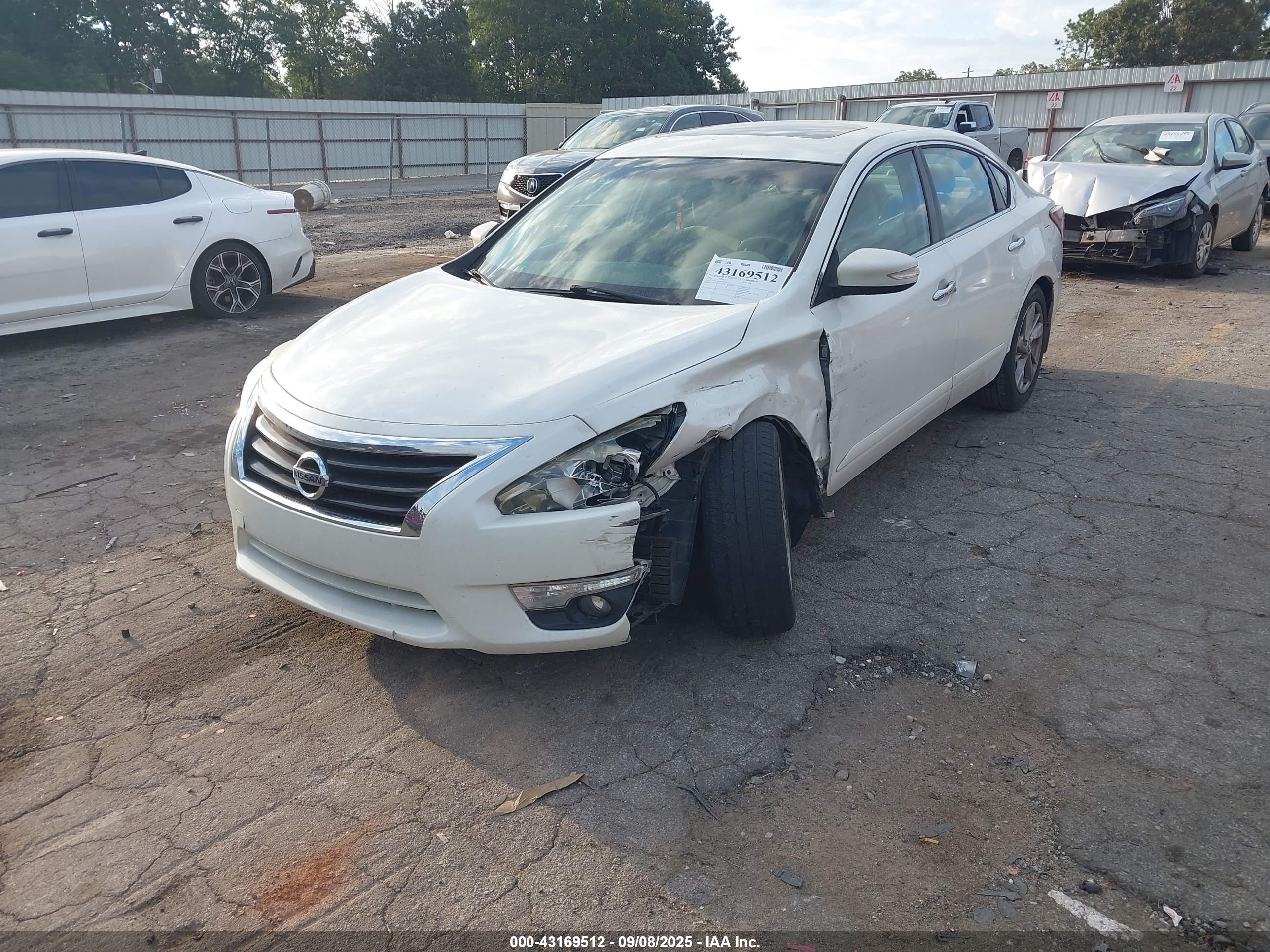 NISSAN ALTIMA image 2