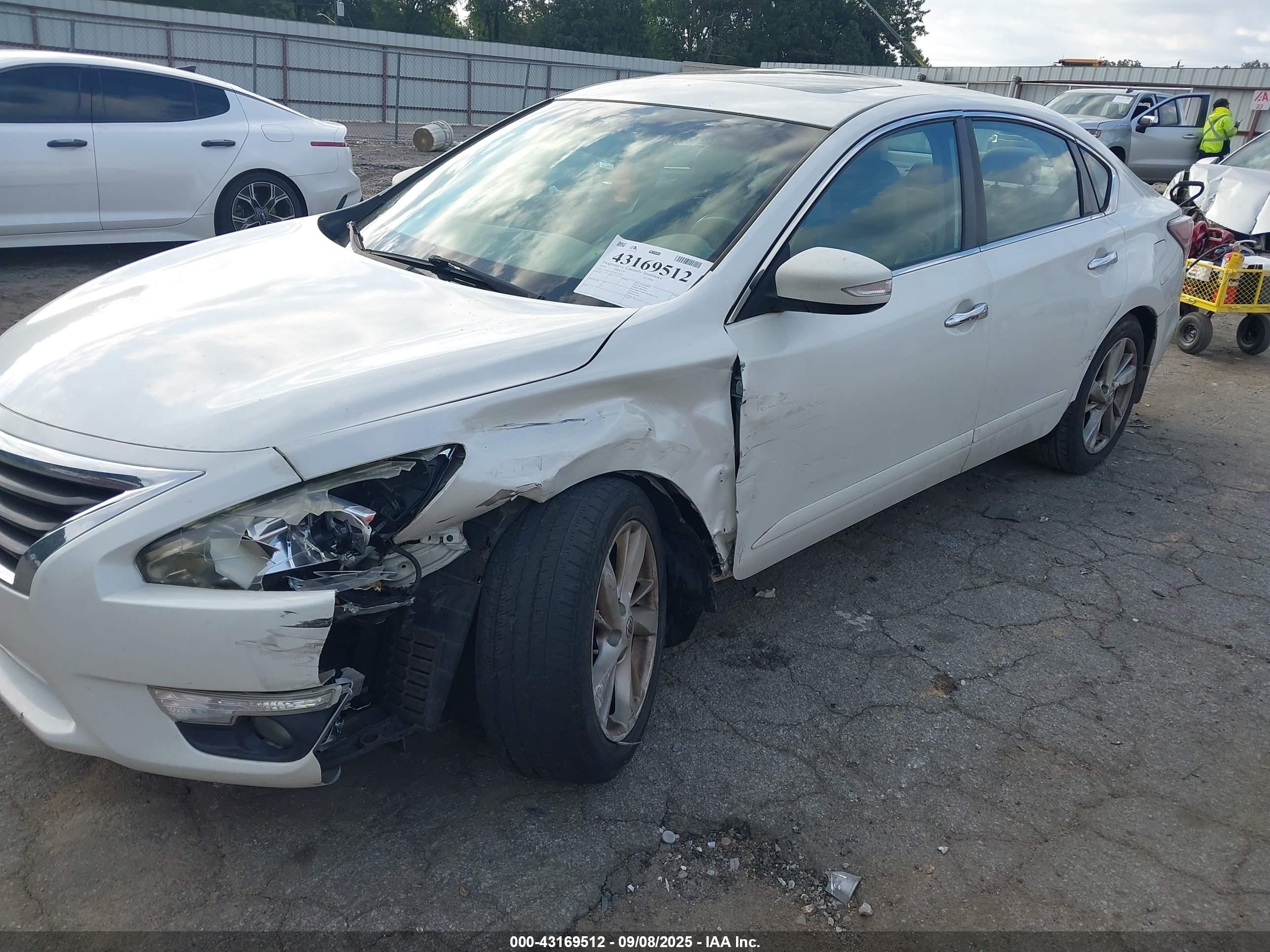 NISSAN ALTIMA image 6