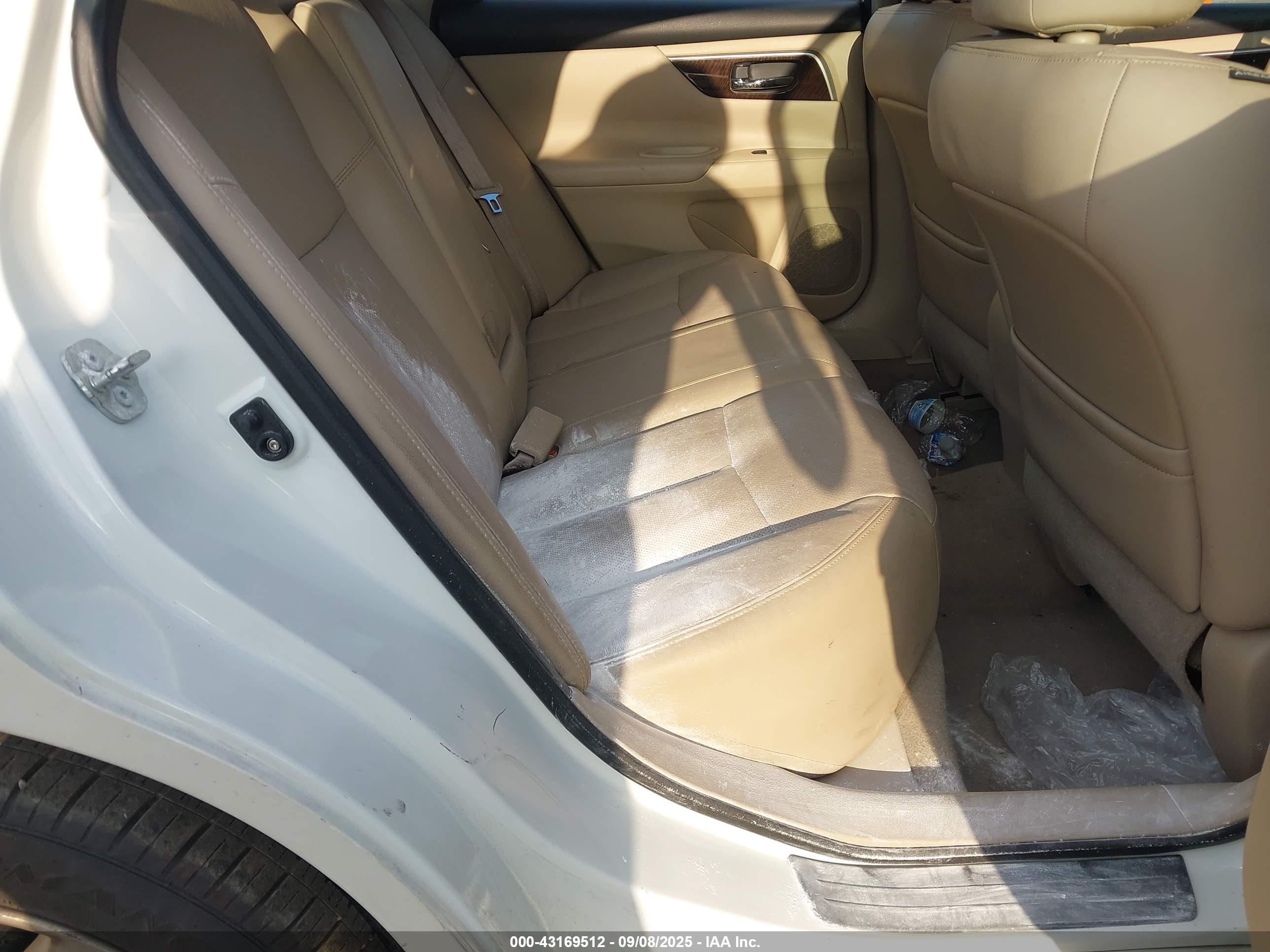 NISSAN ALTIMA image 8