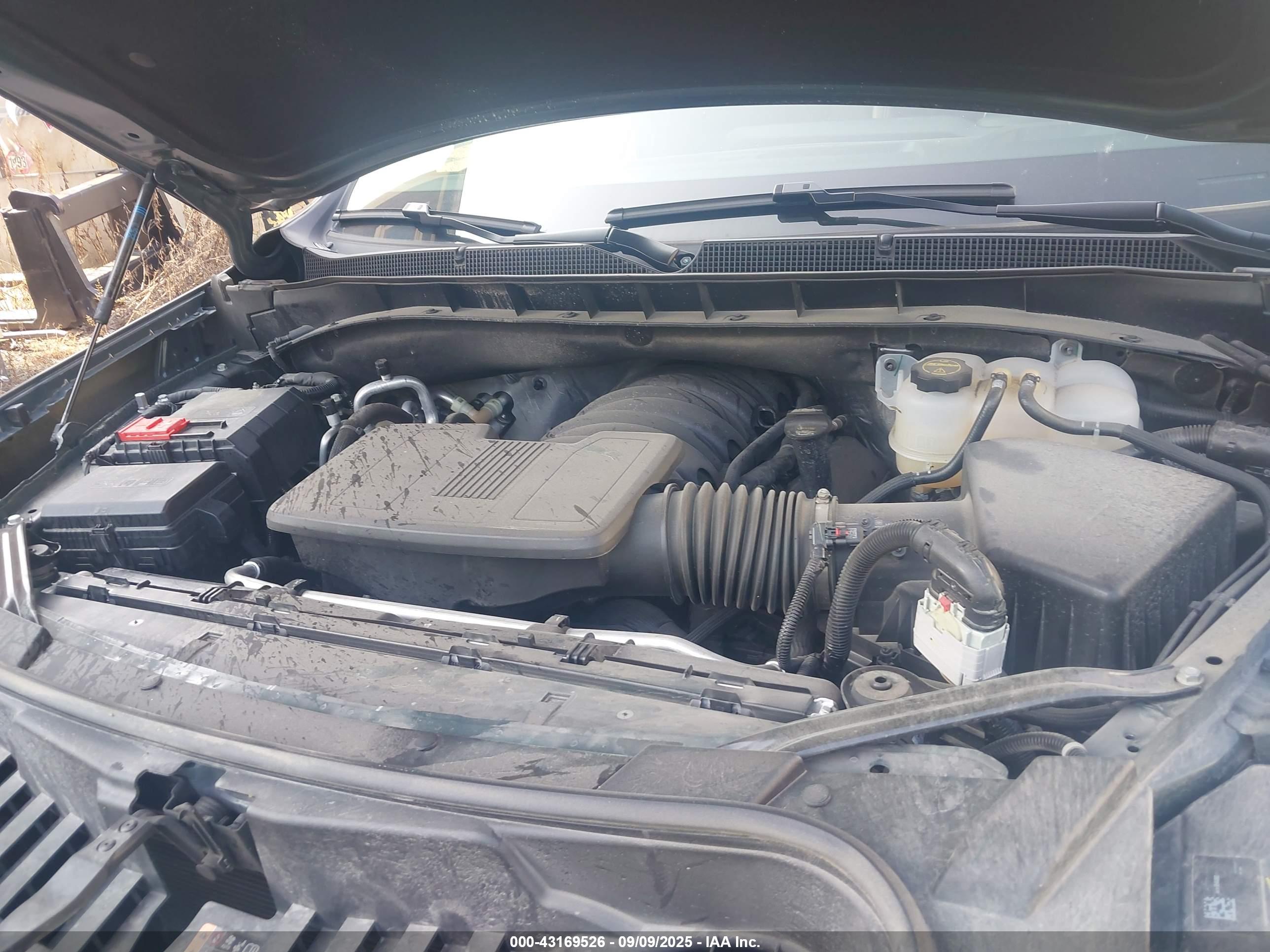 CHEVROLET SUBURBAN image 10