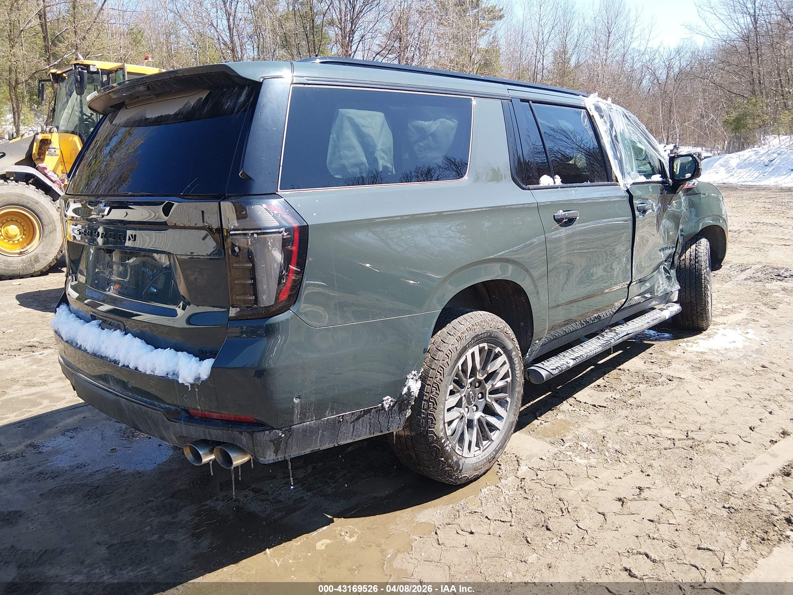 CHEVROLET SUBURBAN image 4