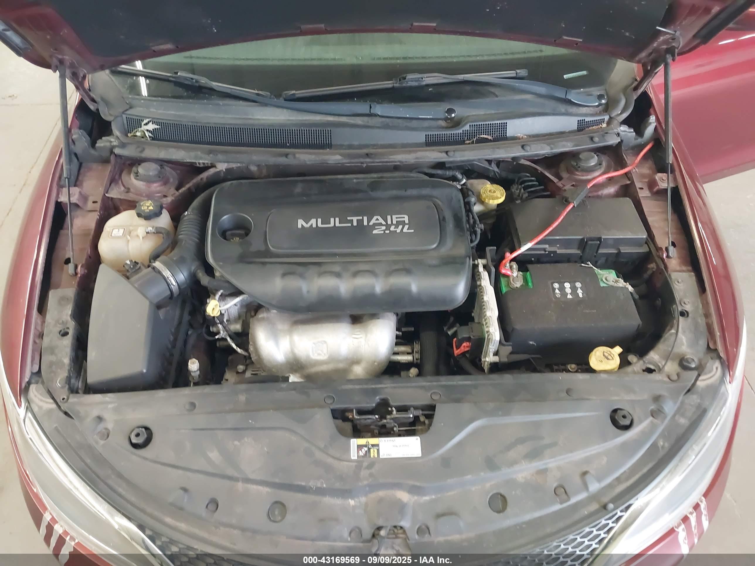 CHRYSLER 200 image 11