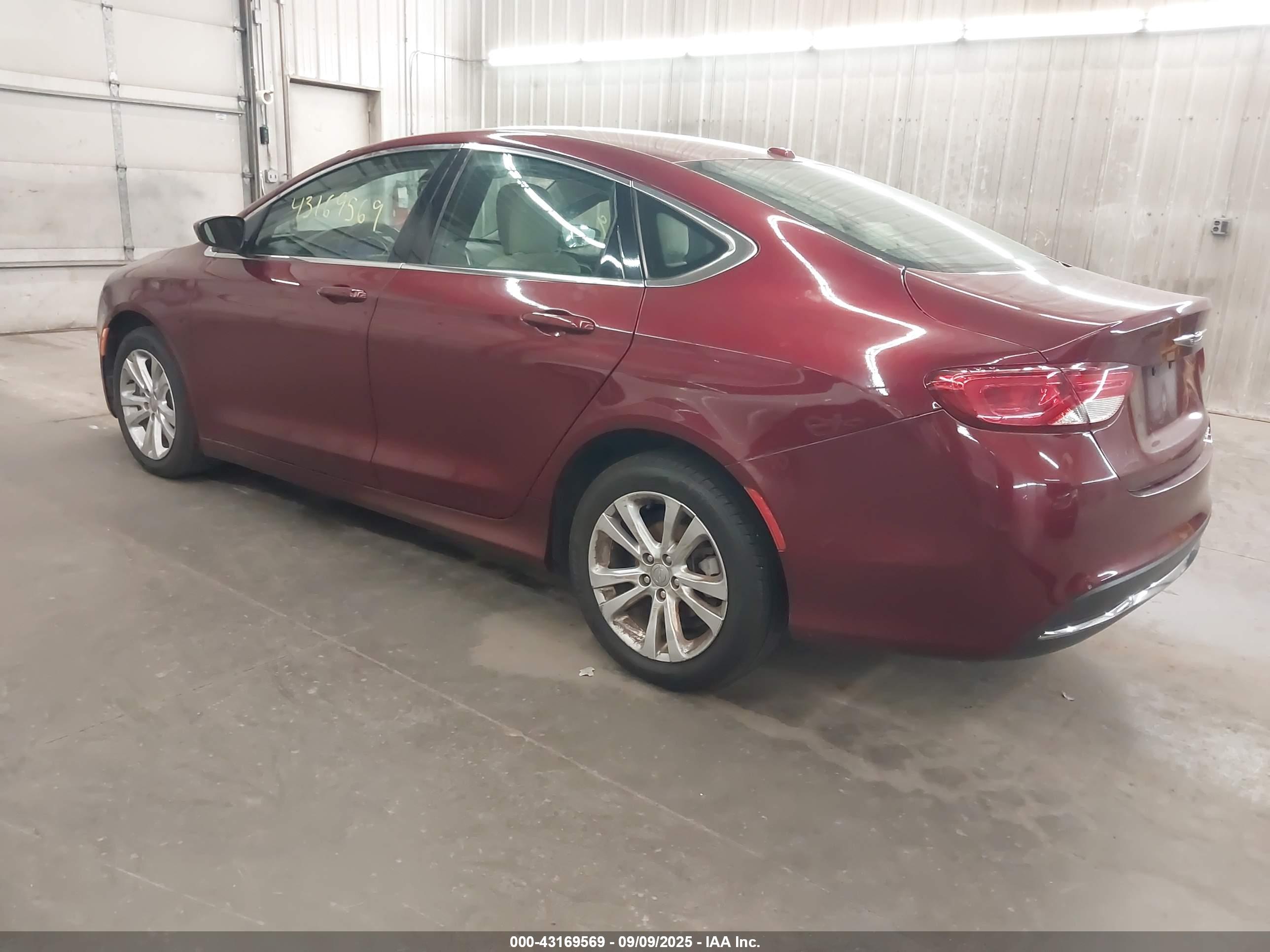CHRYSLER 200 image 3