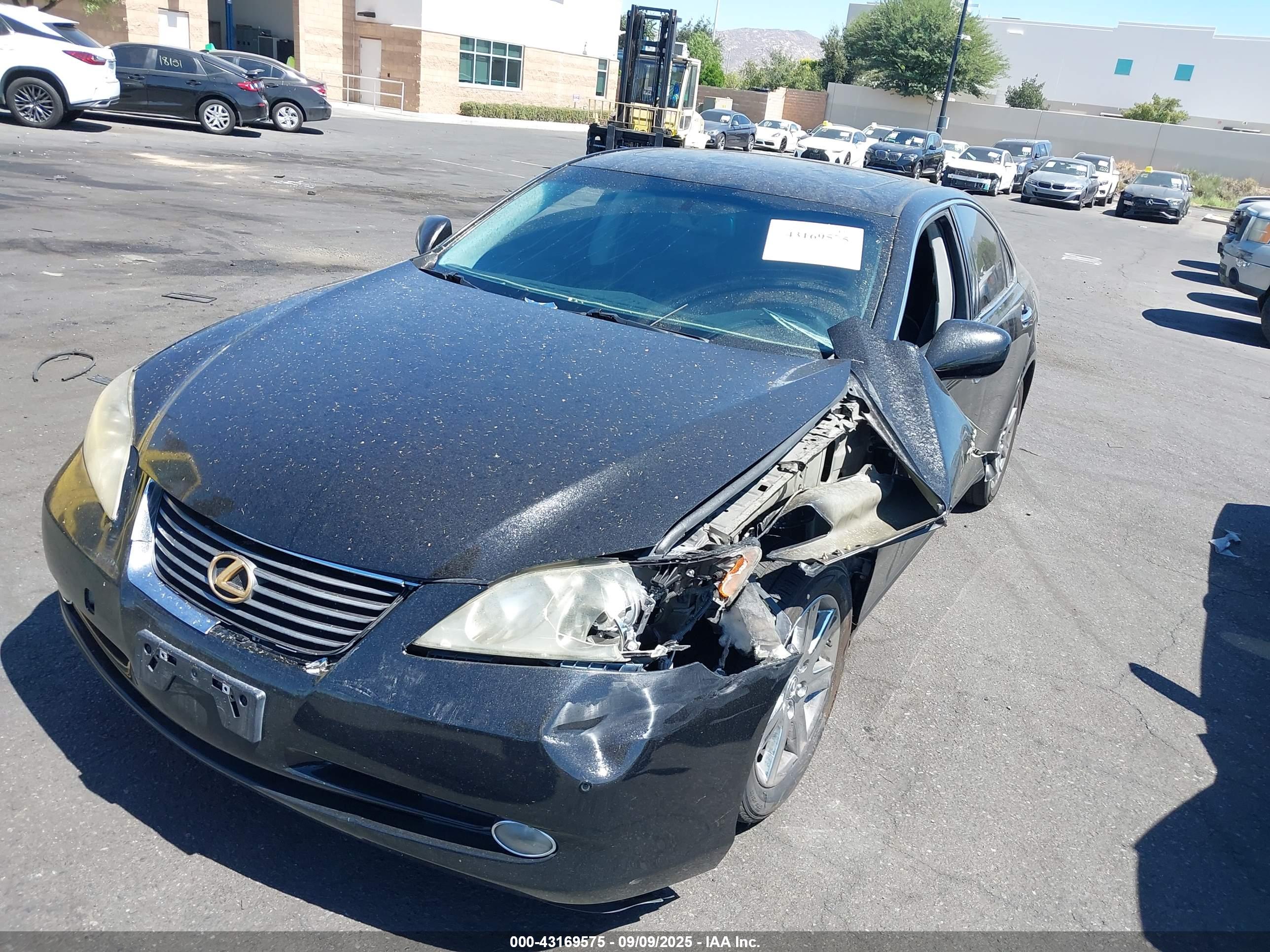 LEXUS ES image 2