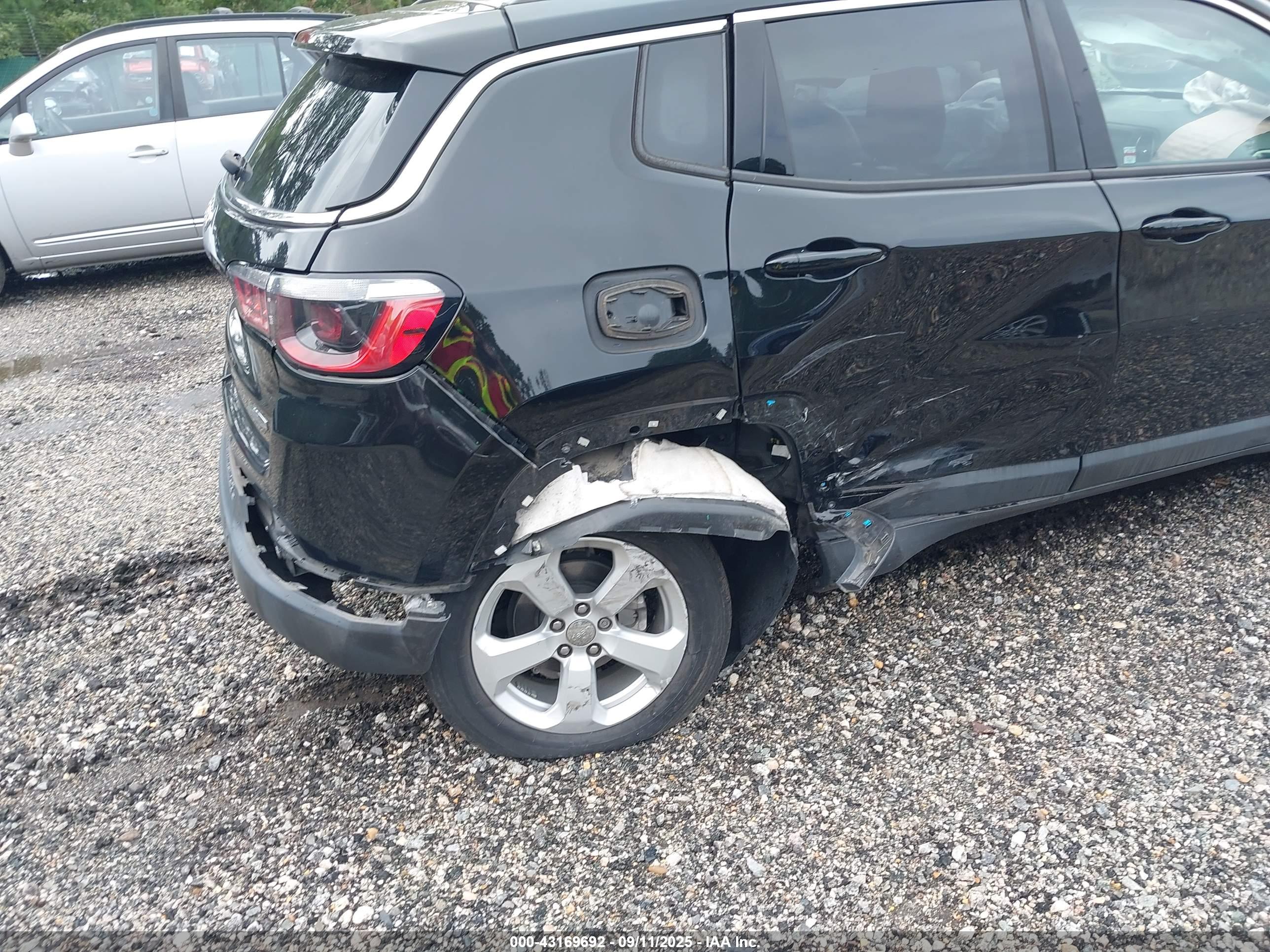 JEEP COMPASS image 6