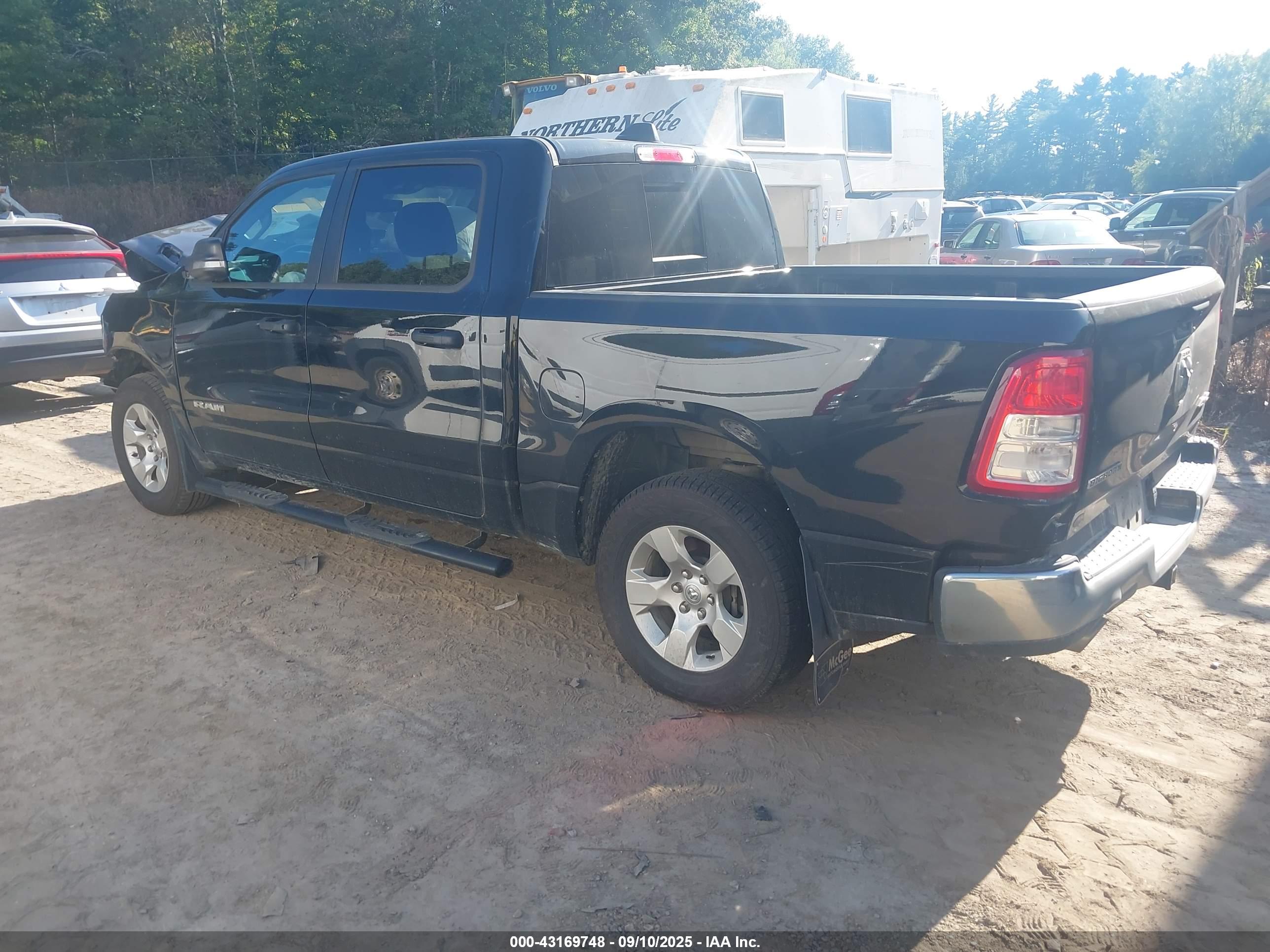 RAM 1500 image 3